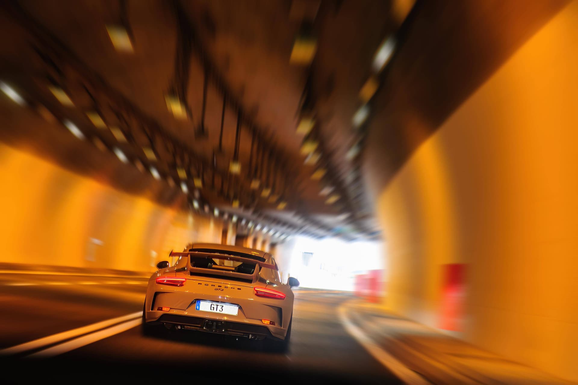 Knallharte Strafe für finnischen Raser: 32 km/h zu schnell, 120.000 Euro Bußgeld!