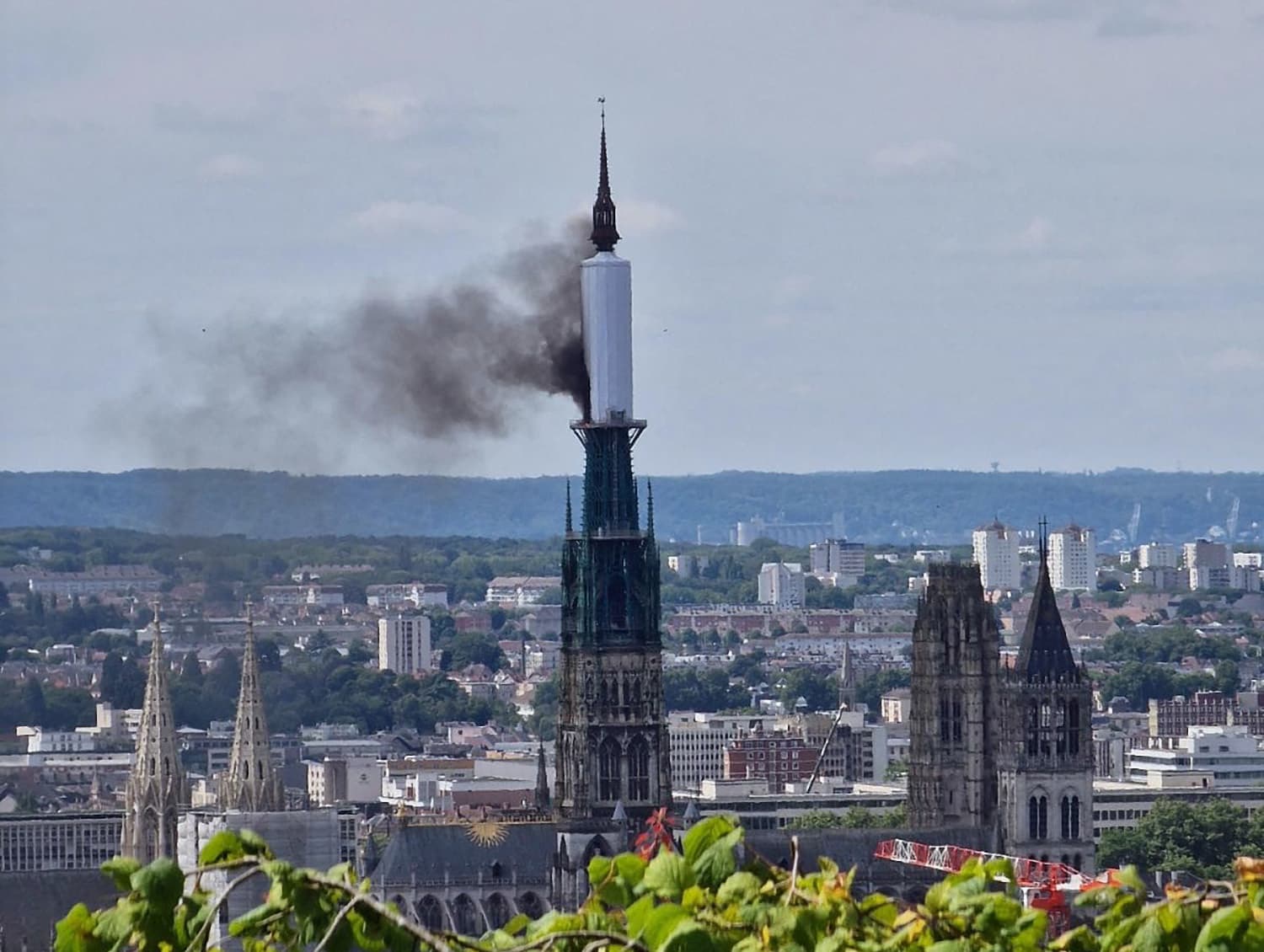 Feuer in der weltberühmten Kathedrale von Rouen ausgebrochen