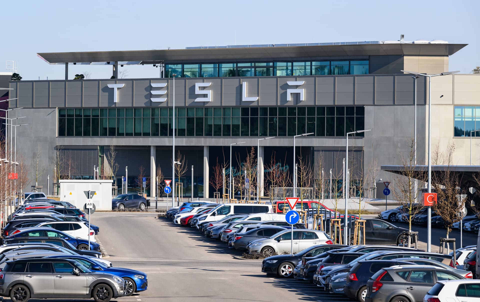 Tesla gegen Trump – Konzern warnt vor den Folgen der Strafzölle