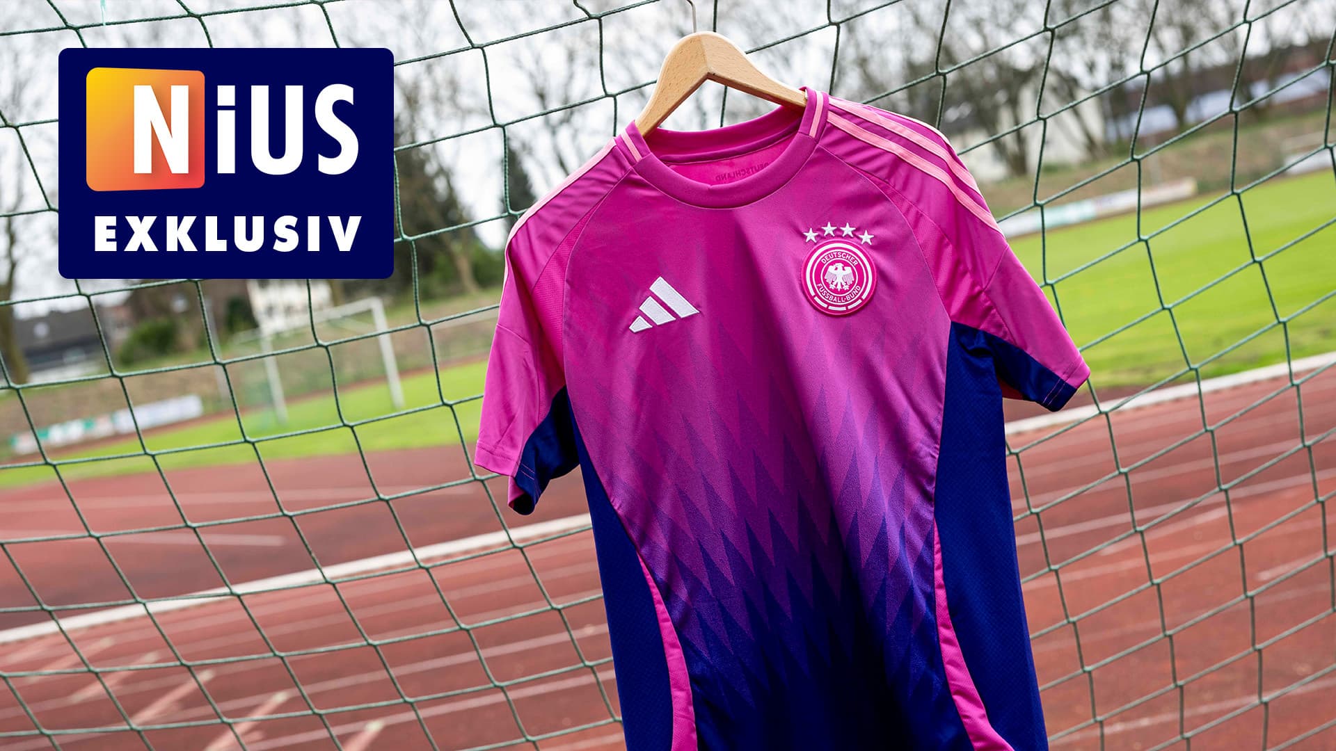 Nach Debatte über zwei Geschlechter: DFB führt Trikot für Menschen ein, die sich nicht als Mann und Frau fühlen!