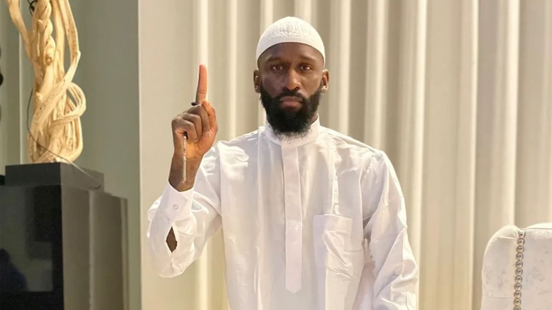 Islam-Experte zum ISIS-Finger: „Rüdiger dürfte sich der Problematik bewusst sein“
