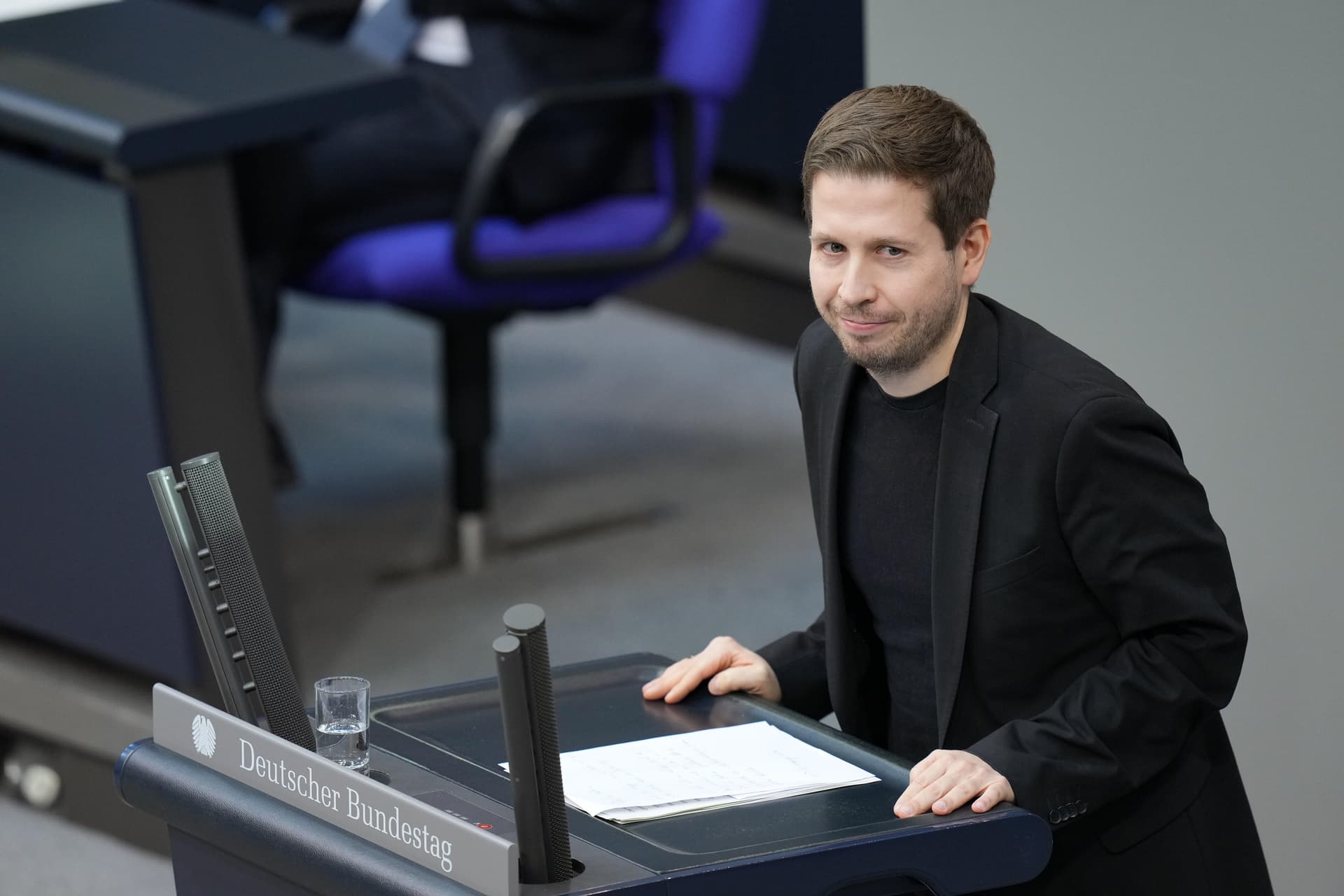 Hat Kevin Kühnert sich fälschlich krankschreiben lassen oder hat er einfach geschwänzt?