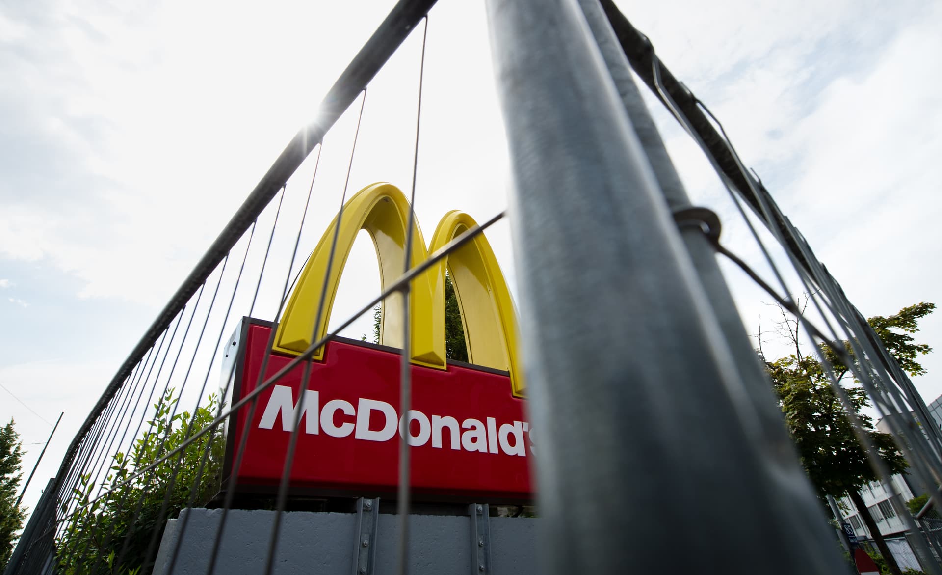 McDonald’s-Filialleiterin heuerte Kunden als Killer an: „Schieß ihm in Herz, Mund und Kopf“