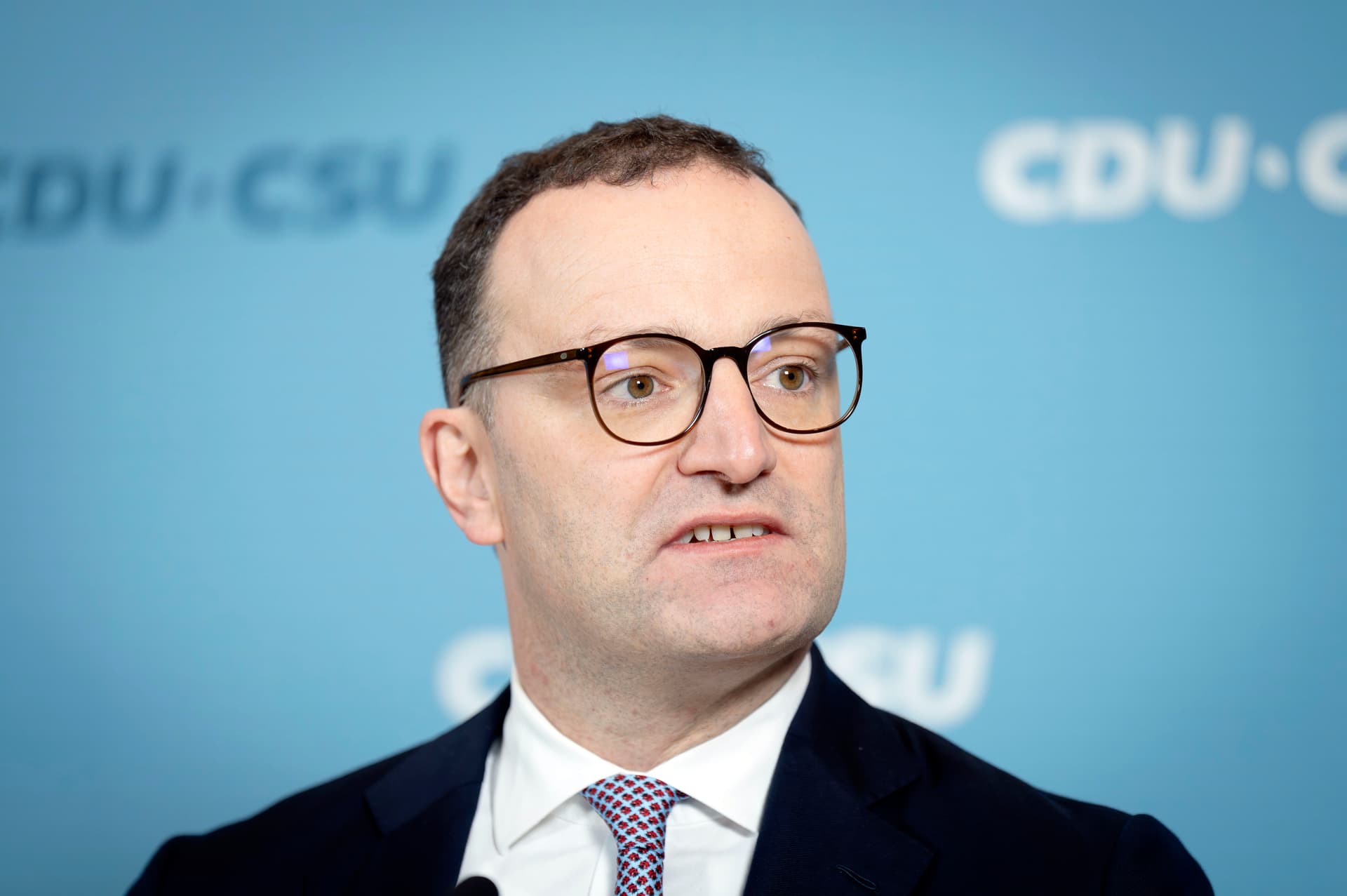 Fraktionschef bedroht junge Abgeordnete: Renten-Rebellen werfen Spahn Einsatz von politischen „Folterwerkzeugen” vor