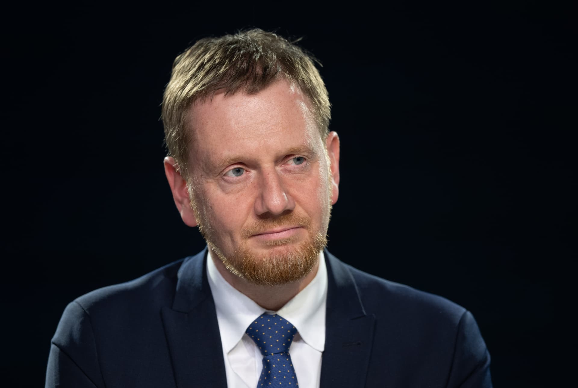Knallhart-Forderung von Sachsens Ministerpräsident Kretschmer: Obergrenze bei 60.000, Abschiebequote bei 100 Prozent