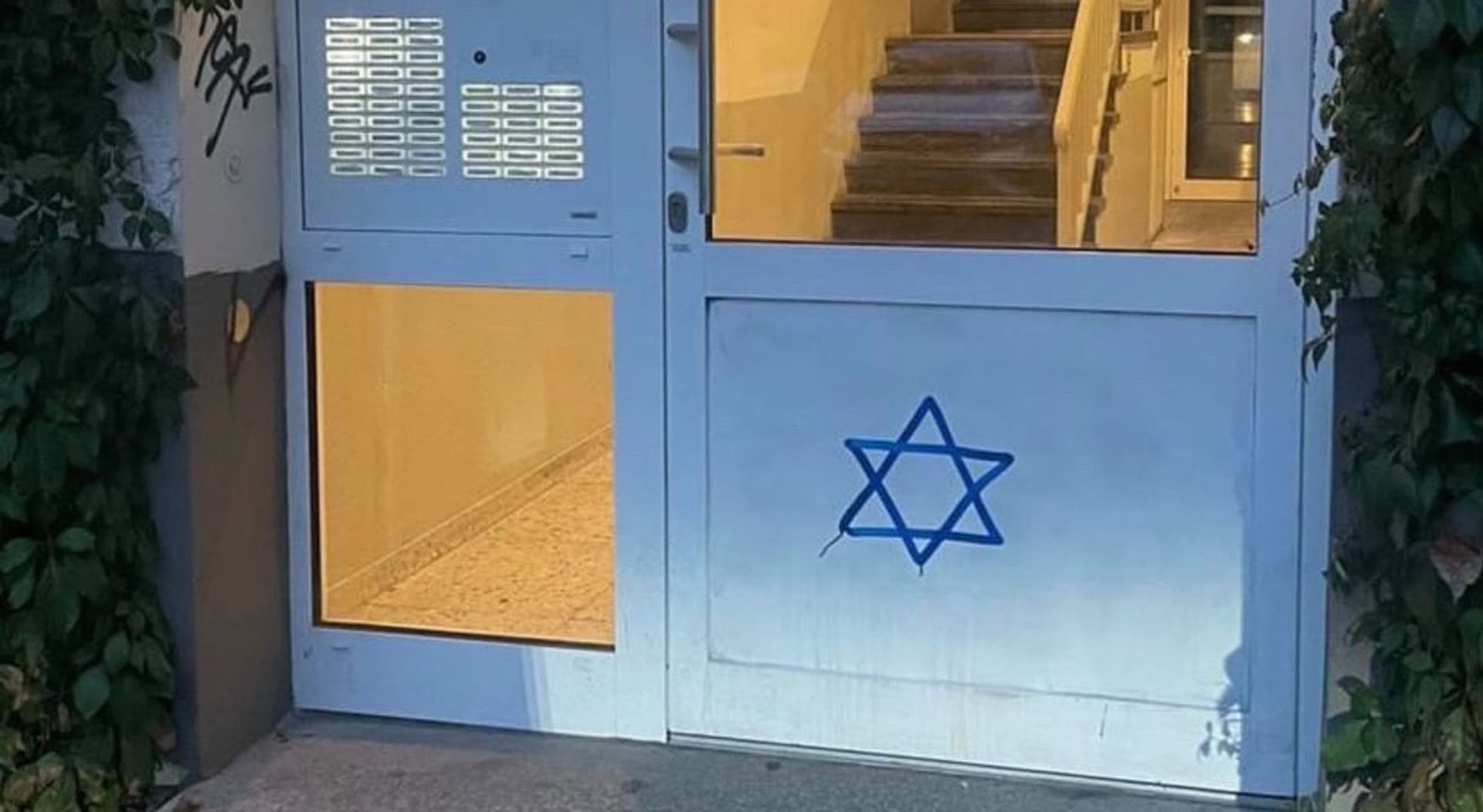 Mitten in Berlin: Jüdisches Haus mit Davidstern markiert