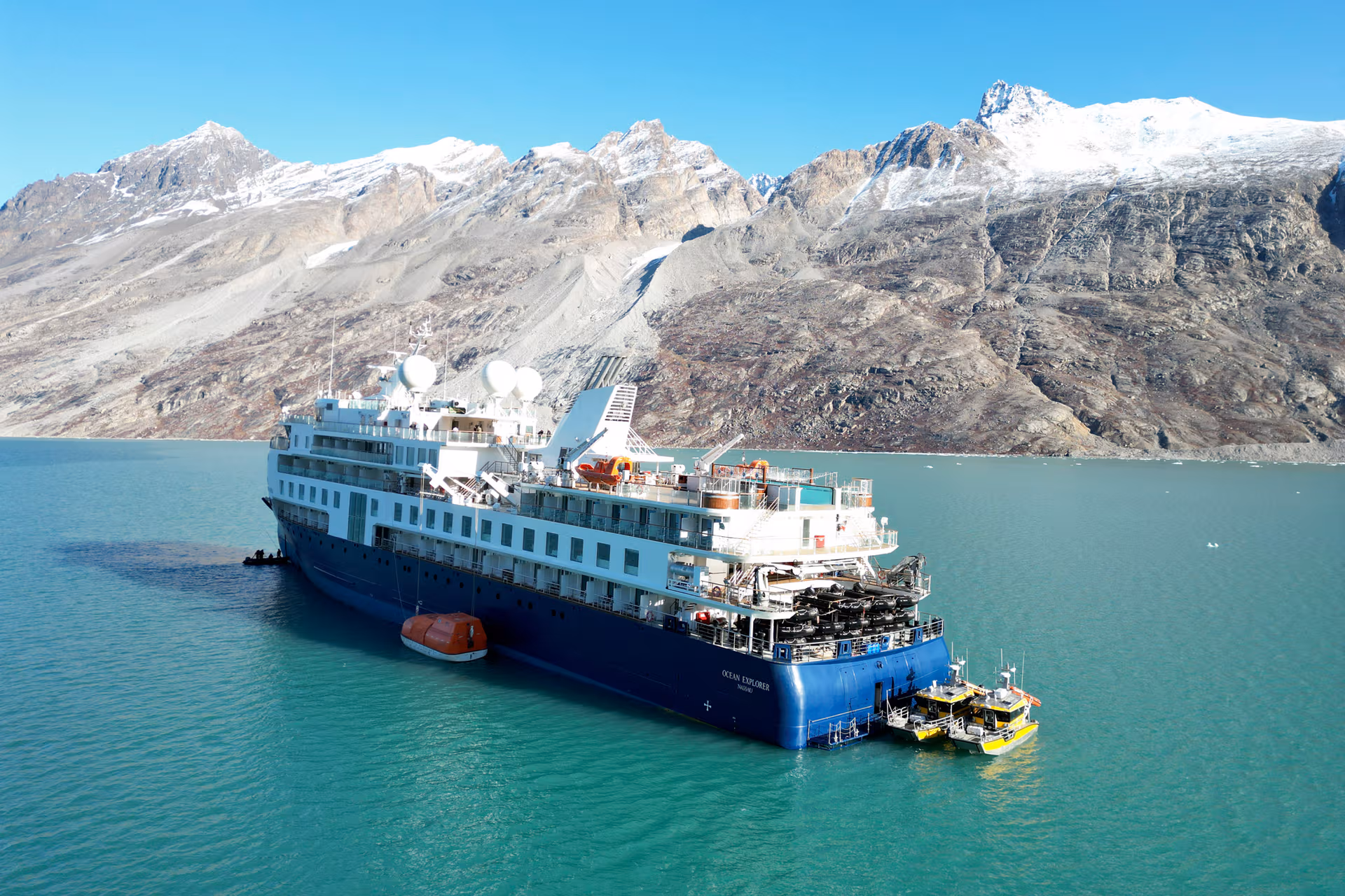 Rettungs-Versuch gescheitert: Kreuzfahrtschiff „Ocean Explorer“ steckt weiter vor Grönland fest!