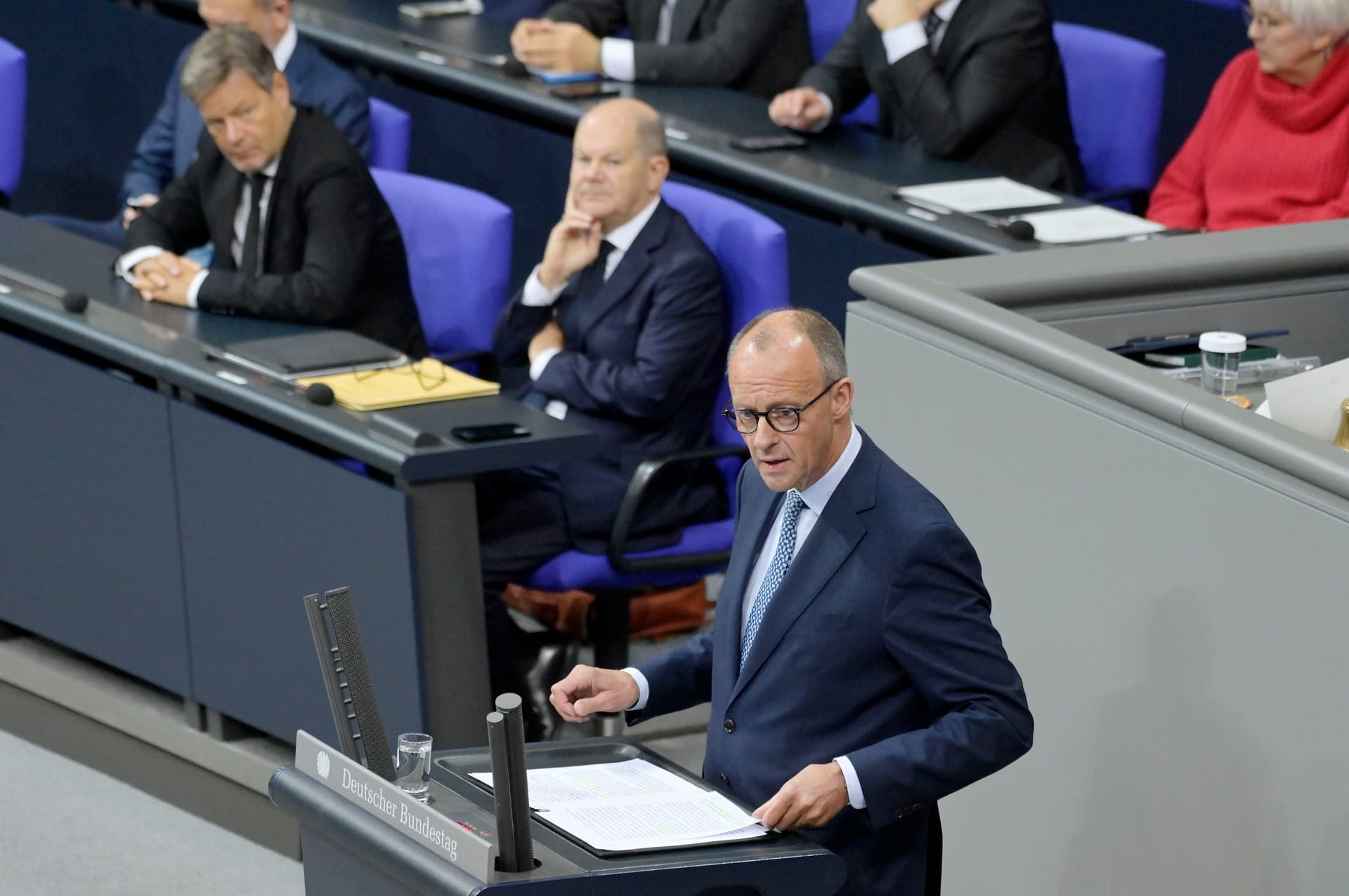 Nach Verbrüderungsvideo mit Scholz und Habeck: Merz nennt Ampelregierung „Totalausfall“
