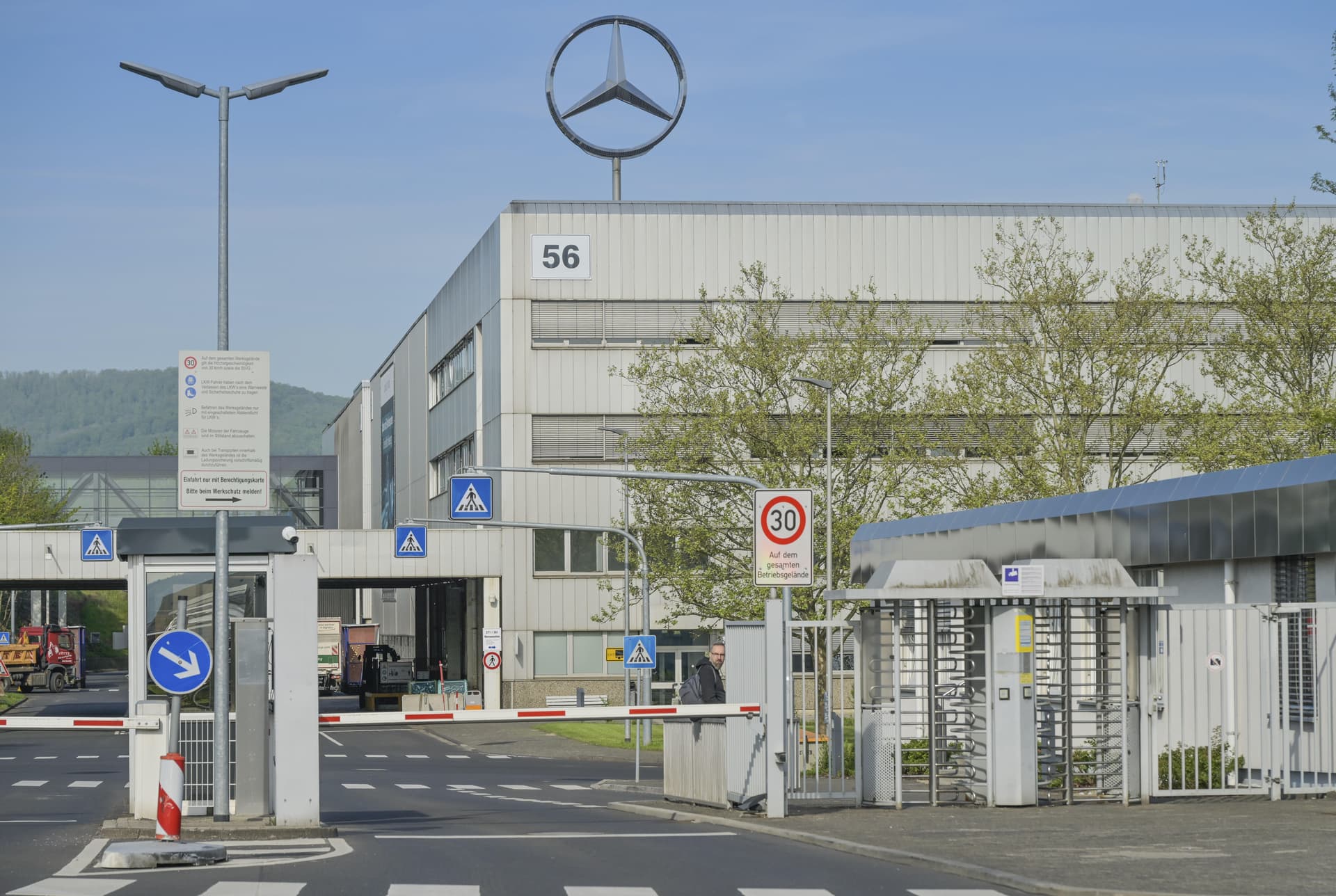 Schwere Krise! Daimler Truck meldet Gewinn-Einbruch um 80 Prozent