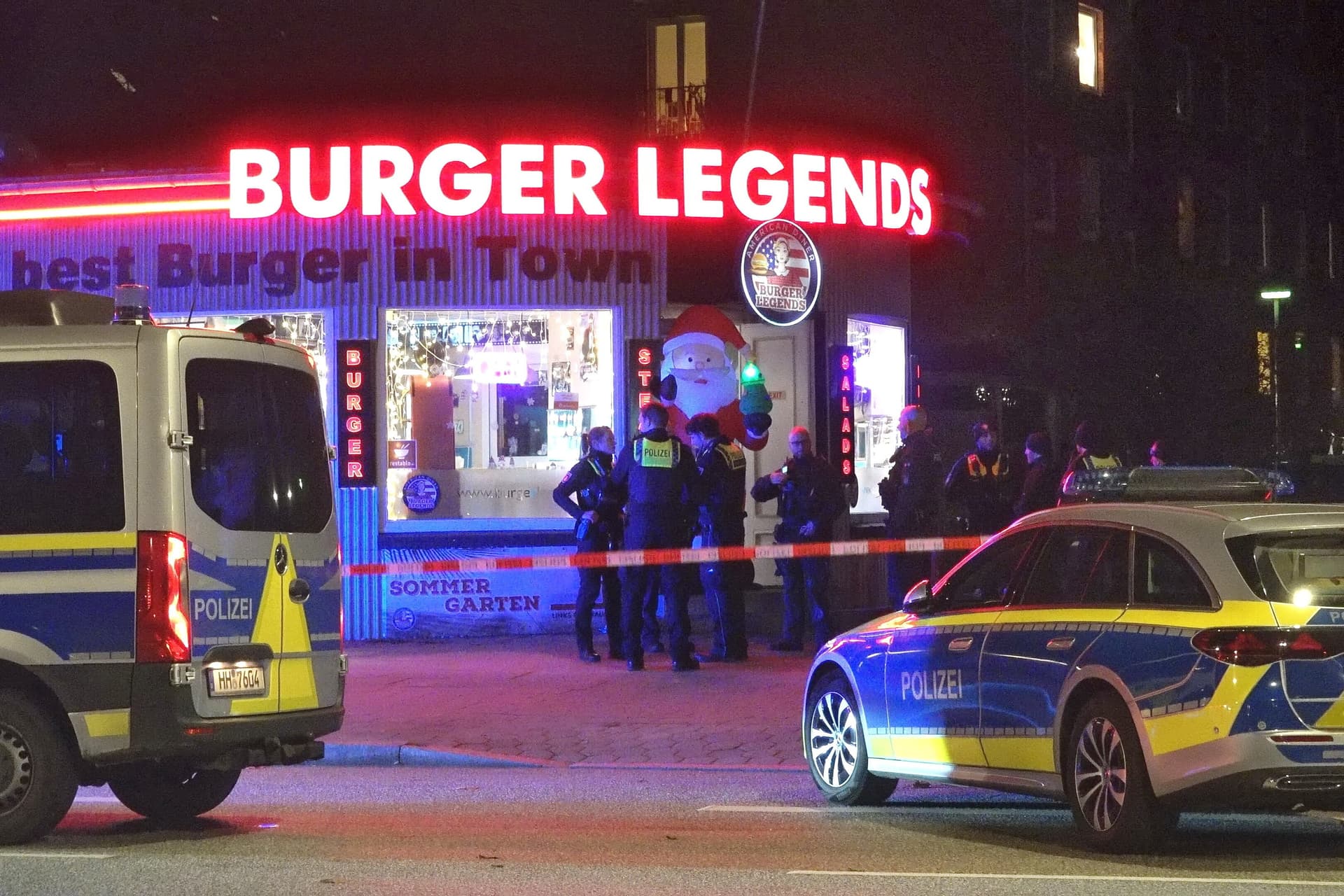 Schüsse in Burger-Restaurant in Hamburg – Mann (28) schwerverletzt