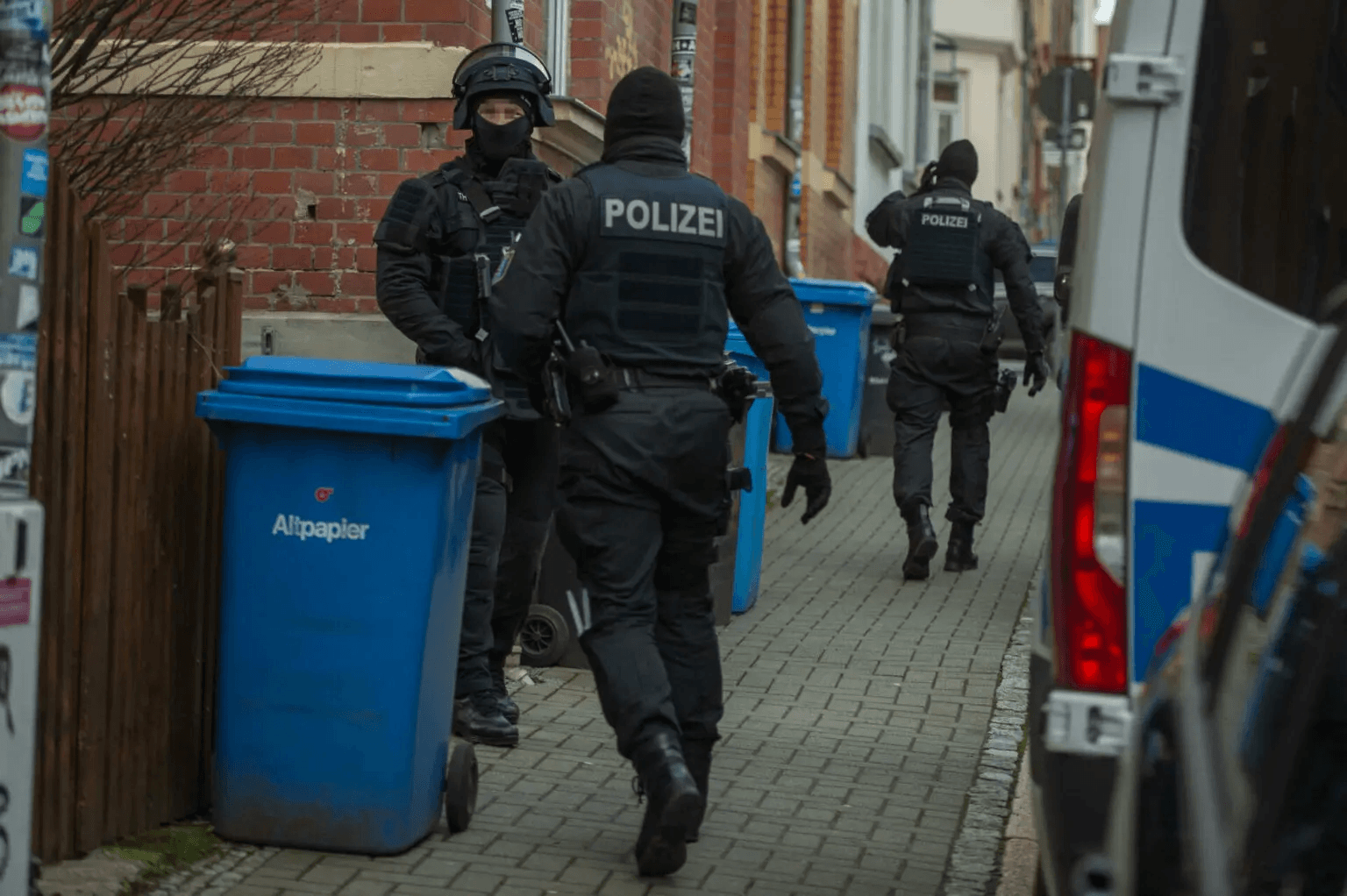 SEK-Razzien: Linksextreme Hammerbande aus Budapest gefasst