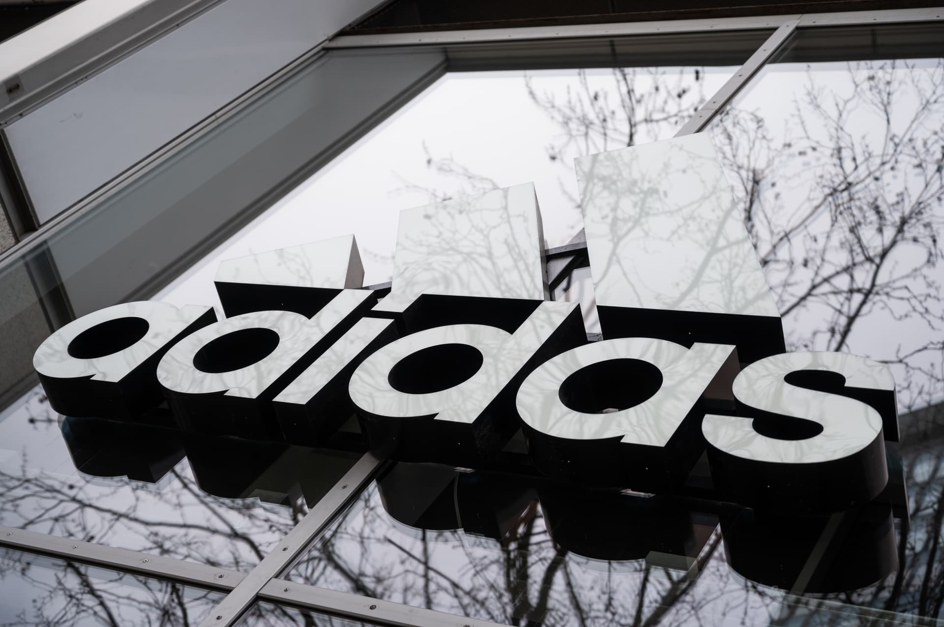 Vernichtung hätte 700 Millionen Euro gekostet: Adidas will Kanye-West-Schuhe jetzt doch verkaufen