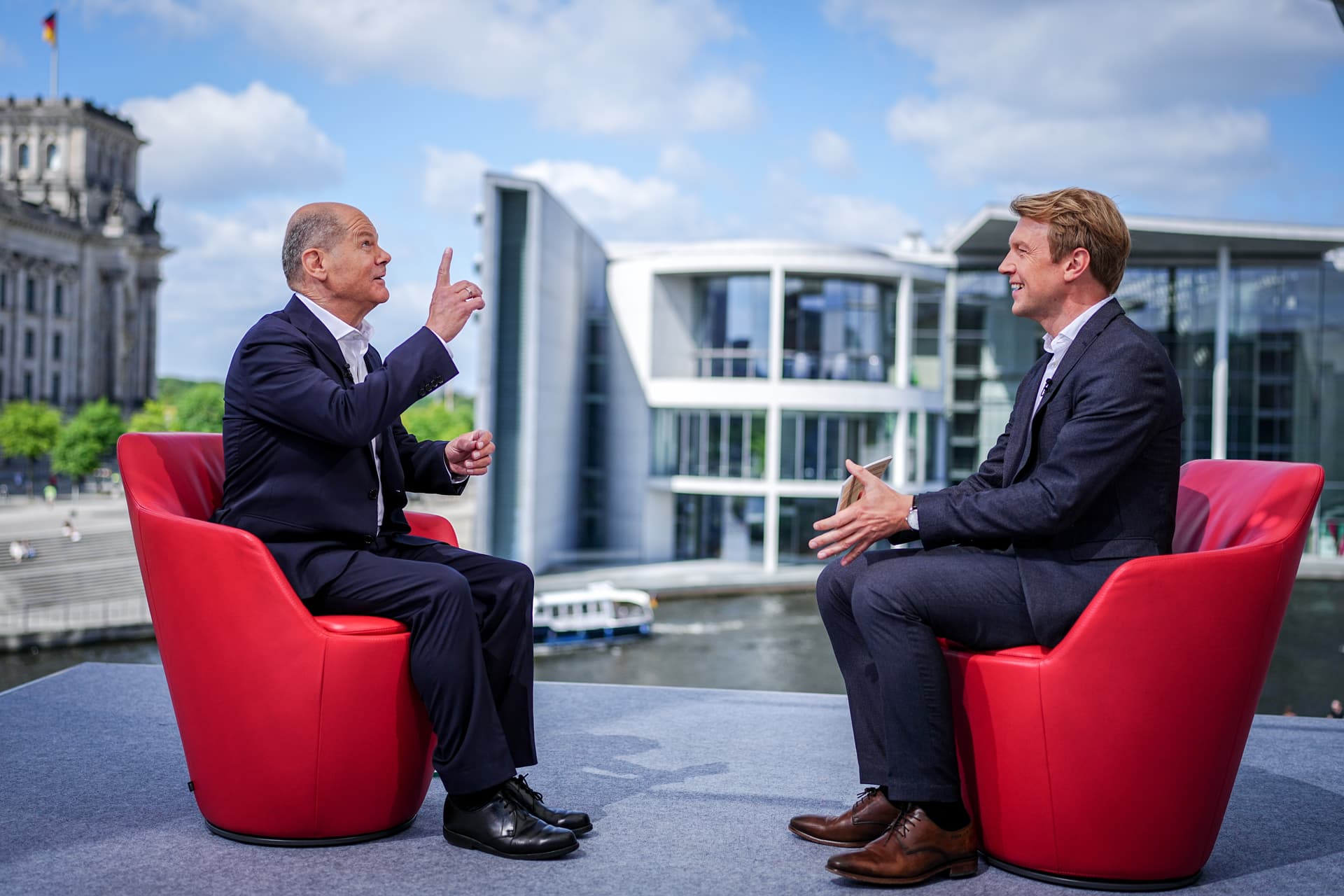 Skandal beim Sommerinterview: ARD stellt Scholz keine einzige Frage zur Migrationskrise