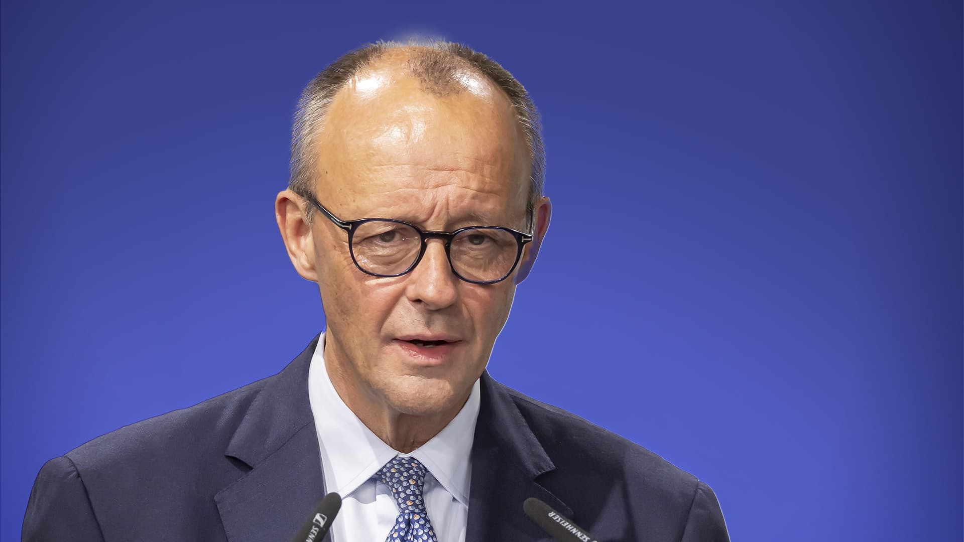 Merz als „Lackaffe“ bezeichnet – Strafbefehl!