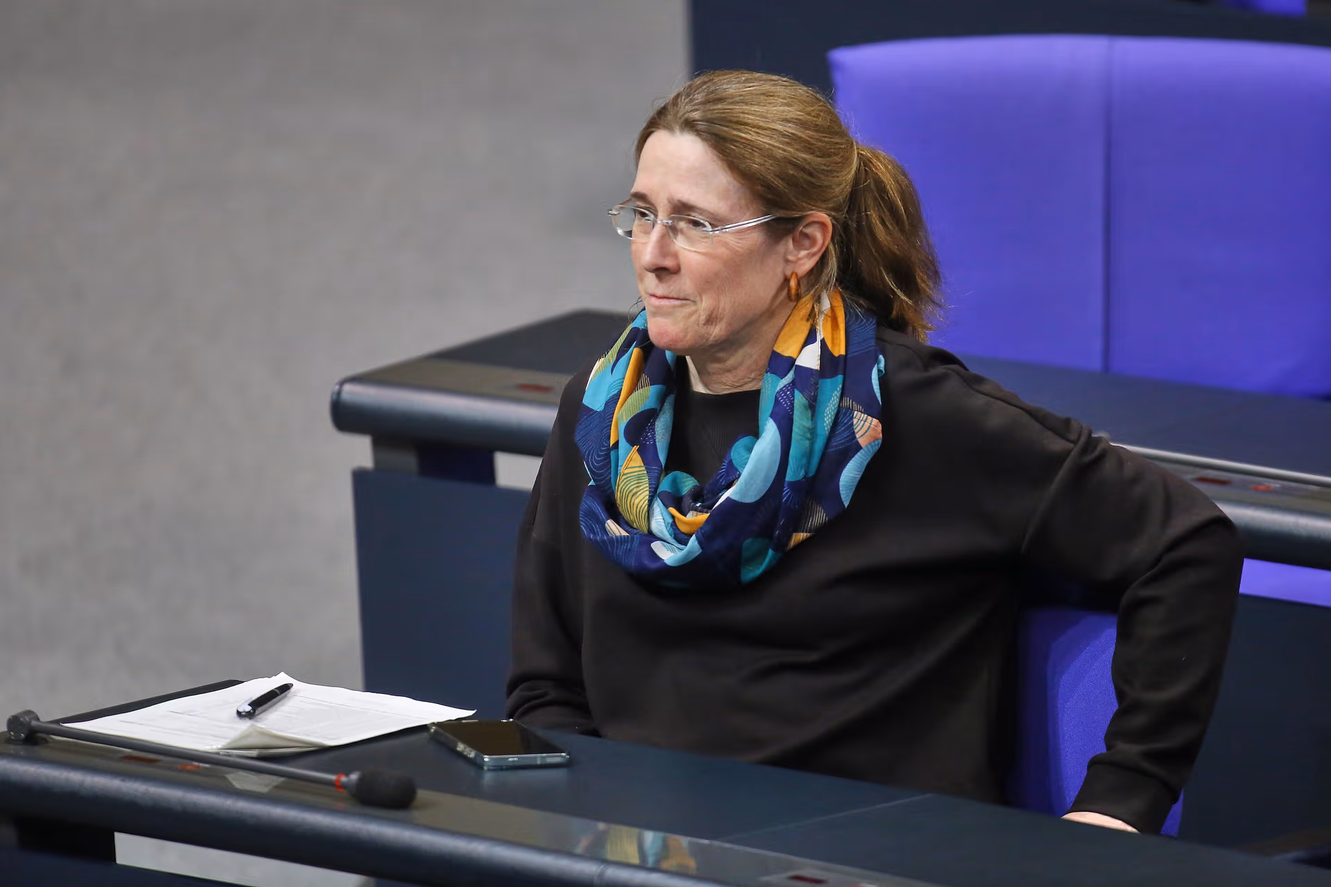 Linke lacht los, als Weidel über sexuellen Missbrauch an deutschen Mädchen spricht