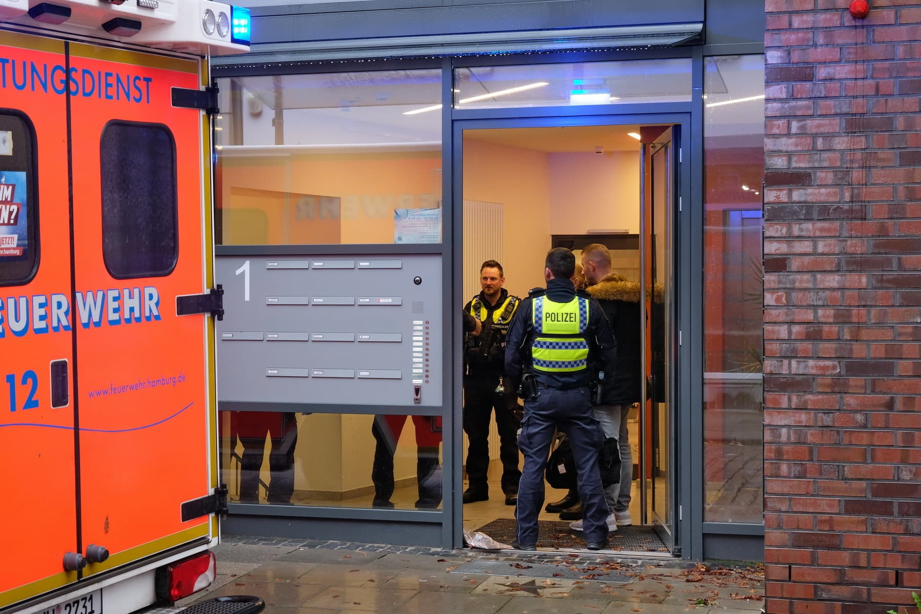 Bluttat in Hamburg: 18-Jähriger sticht auf Zahnarzt ein