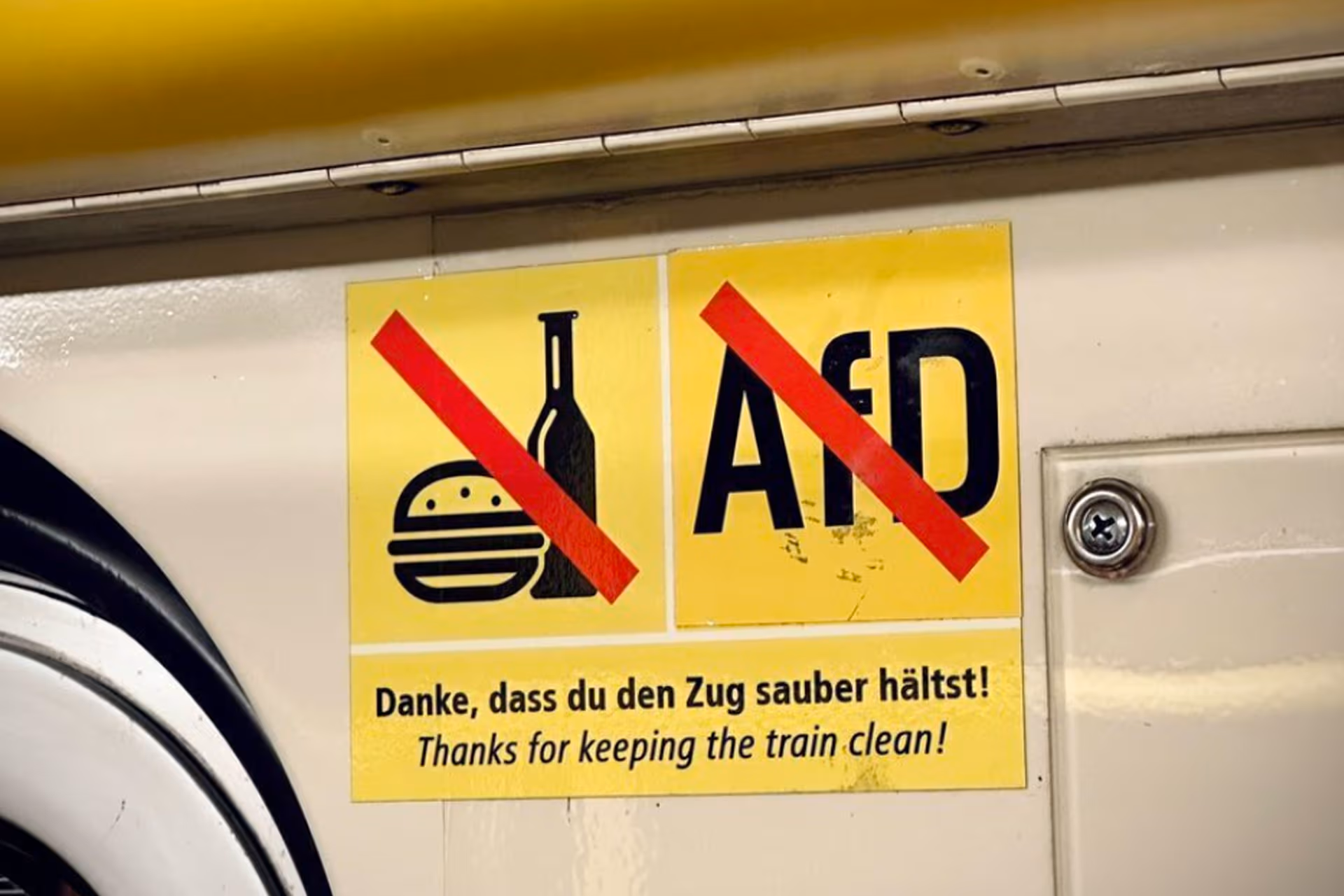 Durchgeknallte Werbung in Berlin: AfD-Wähler sollen nicht mehr Bus fahren dürfen