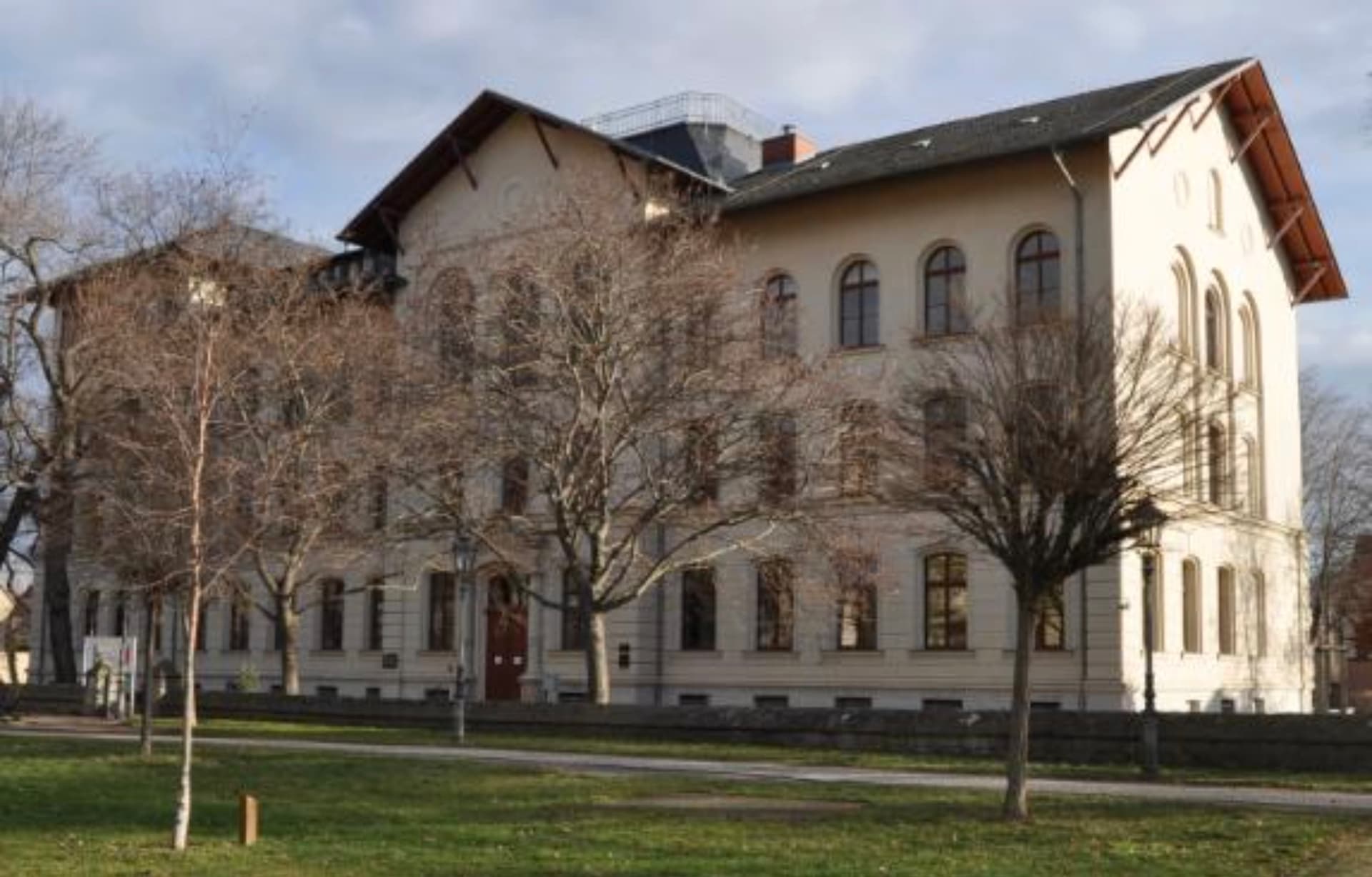 Amt prüft Vorwürfe: Gab Lehrer bessere Noten wegen Sex mit Schülerin?