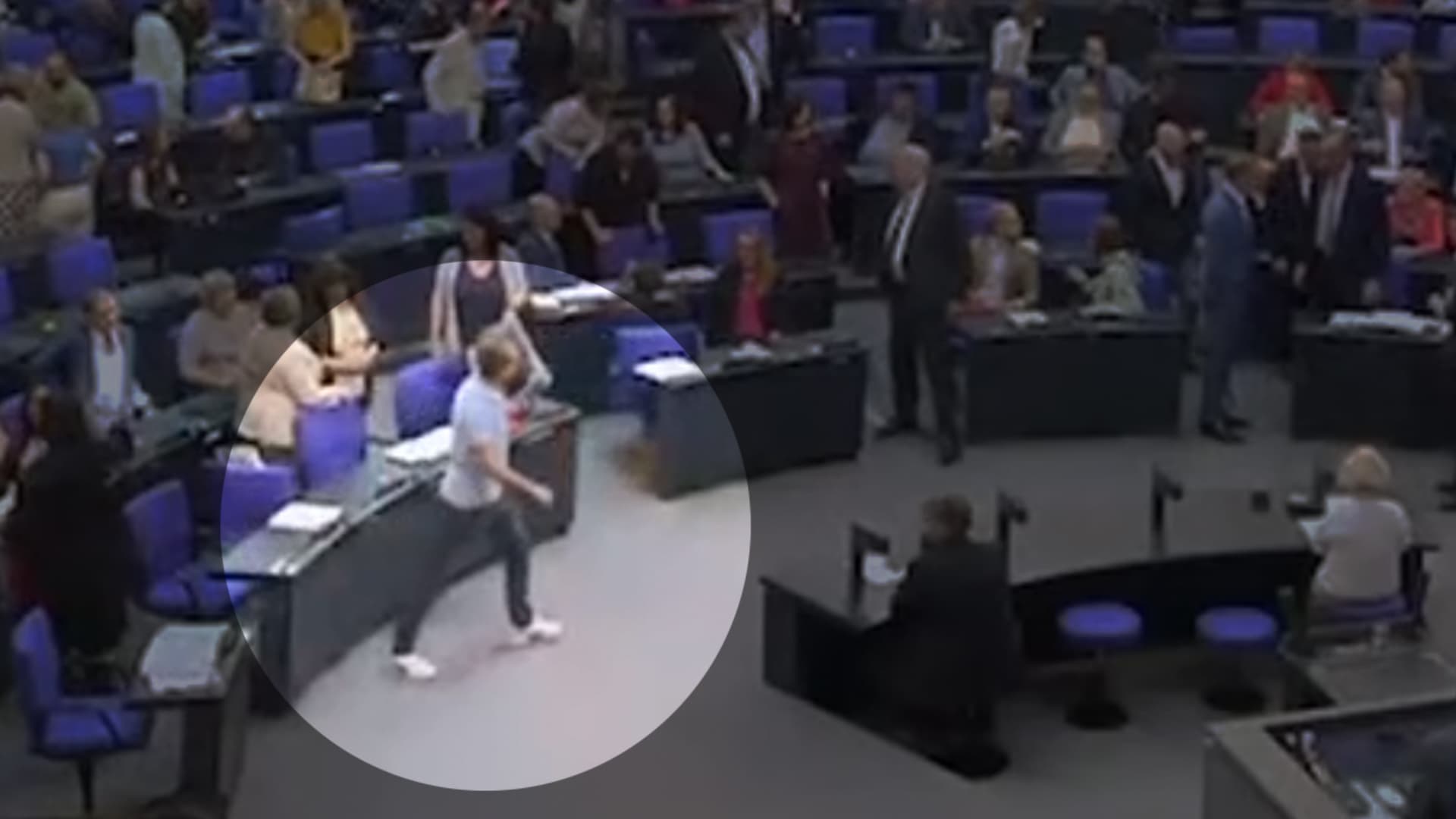 Der Wi...er-Beweis im Video: SPD-Mann Schrodi pöbelt heftig im Bundestag