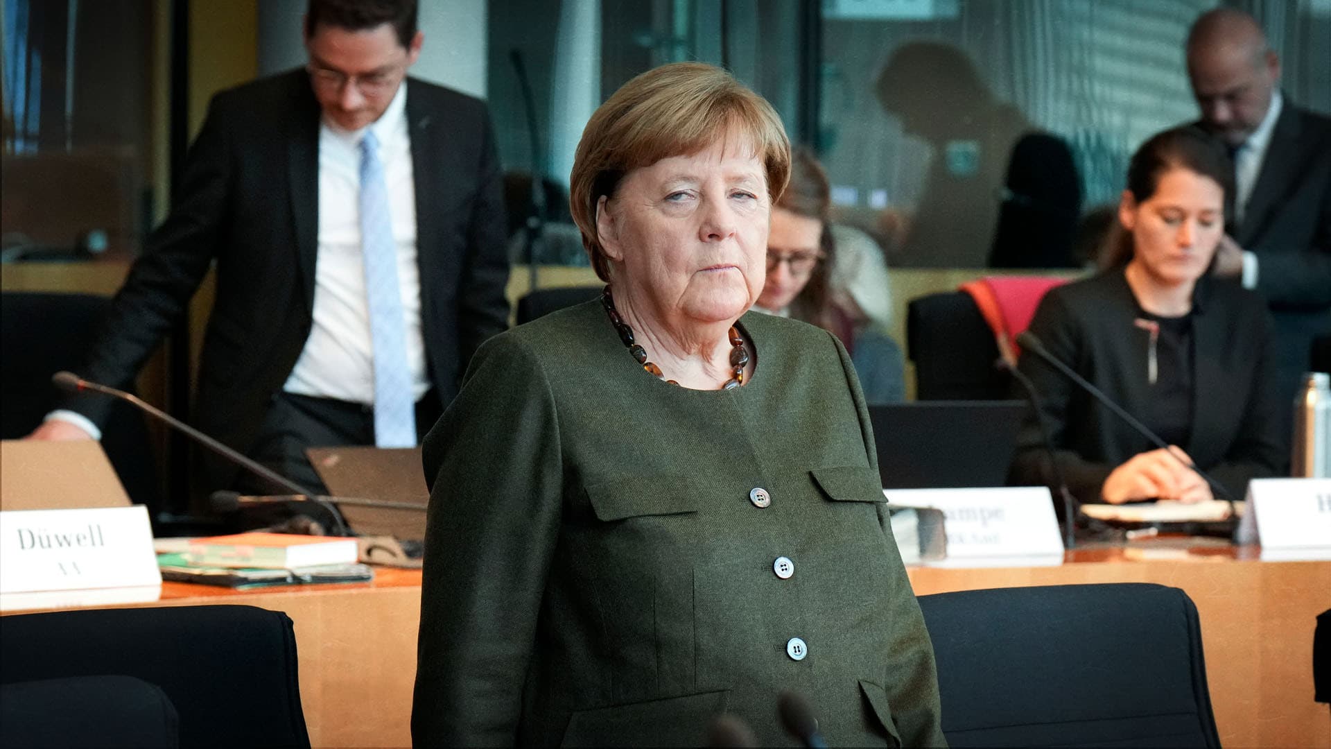 NIUS exklusiv: Merkels Kanzlerbüro kostet den Steuerzahler jährlich fast eine Million Euro