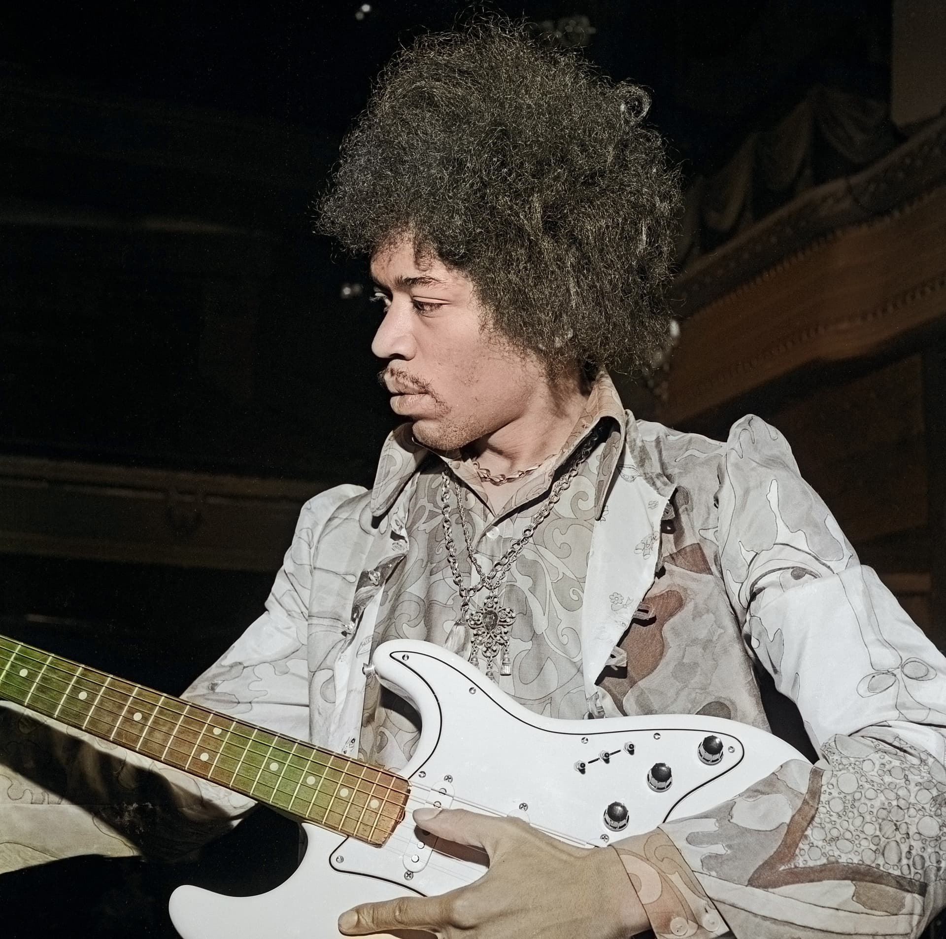 Jimi Hendrix: Legendäre Gitarre wird für 1,25 Millionen Dollar verkauft