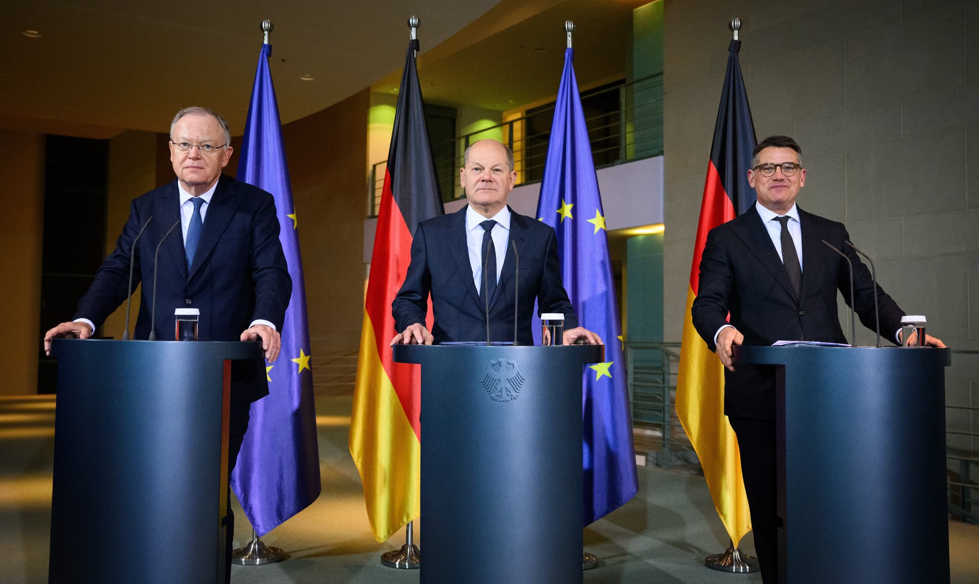 Der nächste Bla-Bla-Gipfel: Während Kanzler & Co. streiten, kommt Deutschland an seine Grenzen