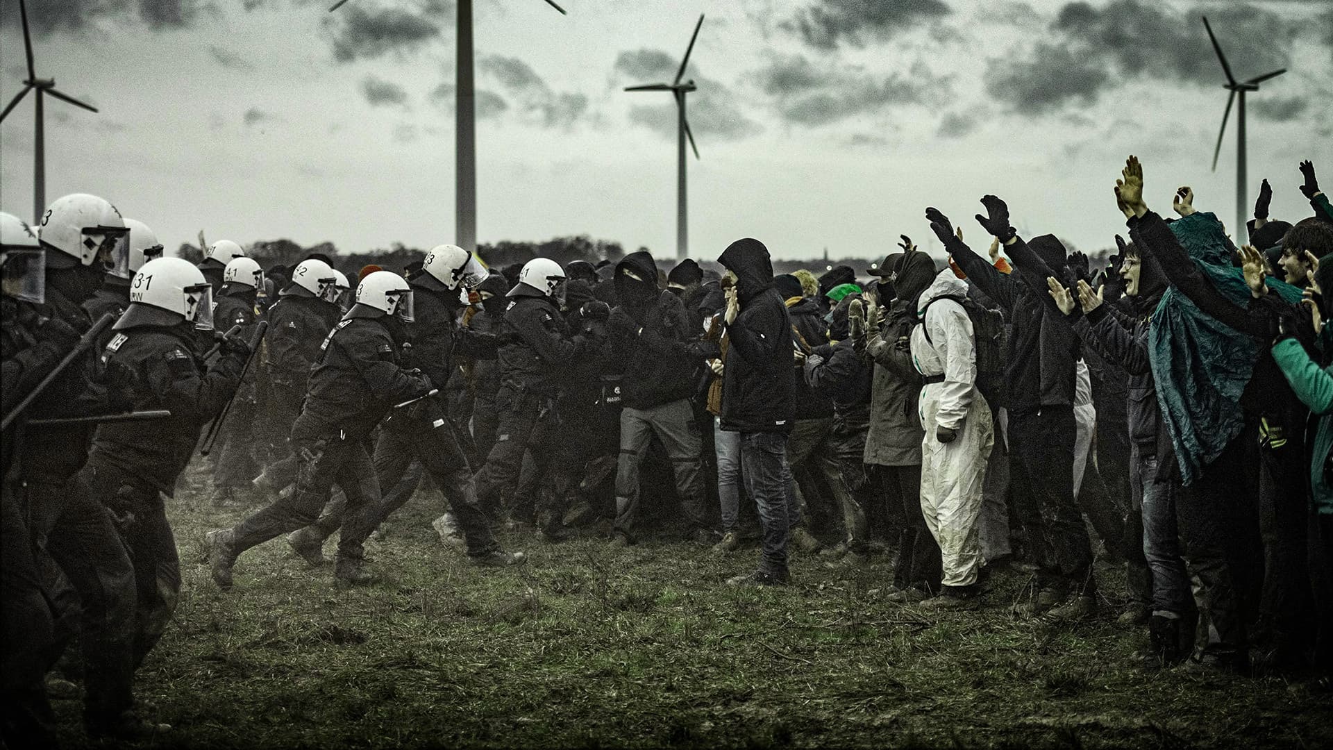 Die Linken jubeln, wenn die Polizei mit Kot beworfen und dem Tode bedroht wird. Es reicht!