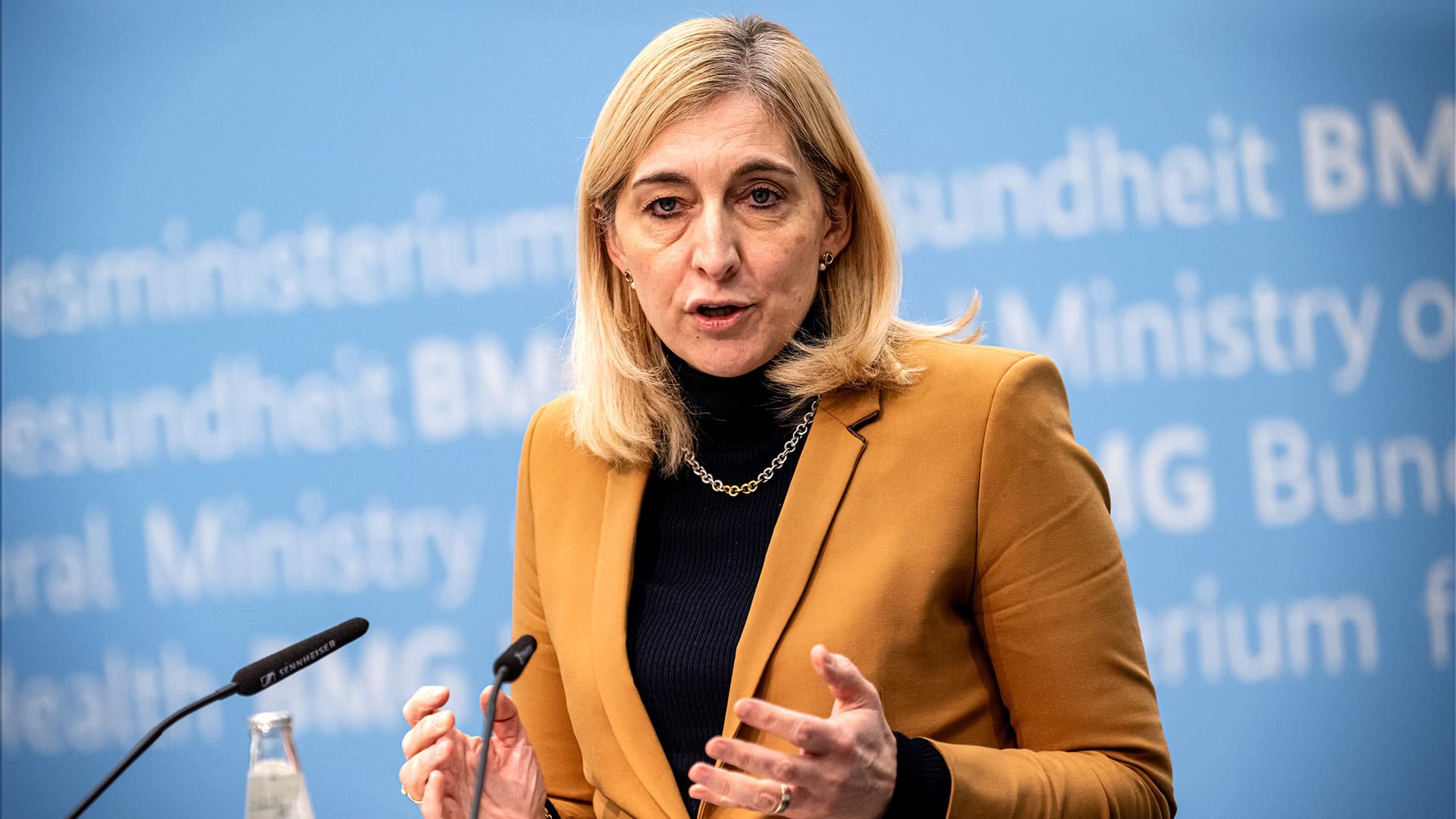 „Pflege in Deutschland lebt auf Pump“: Milliardenloch und trotzdem keine Reformen vor der Sommerpause
