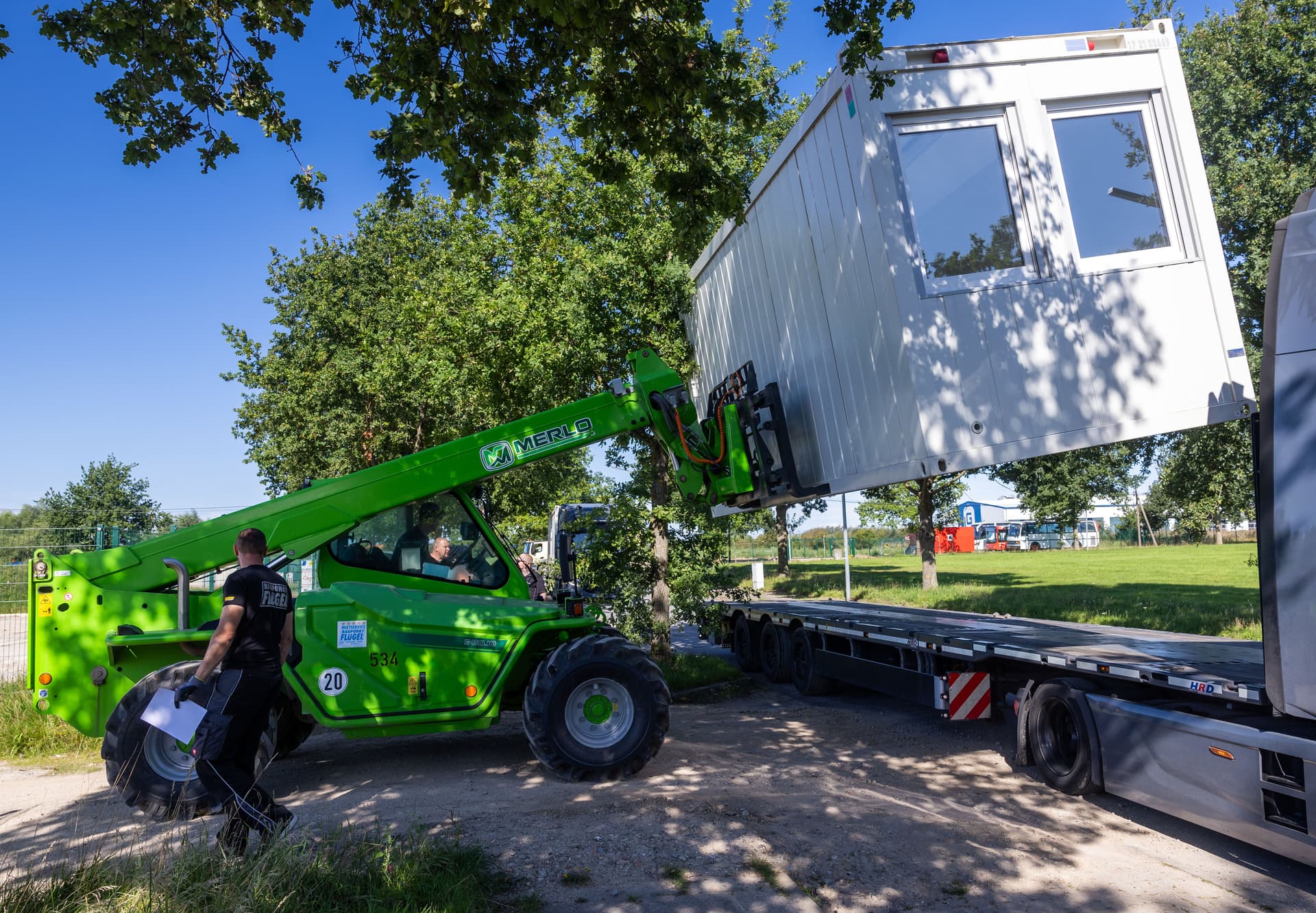 Erste Flüchtlinge in Containerdorf Upahl untergebracht