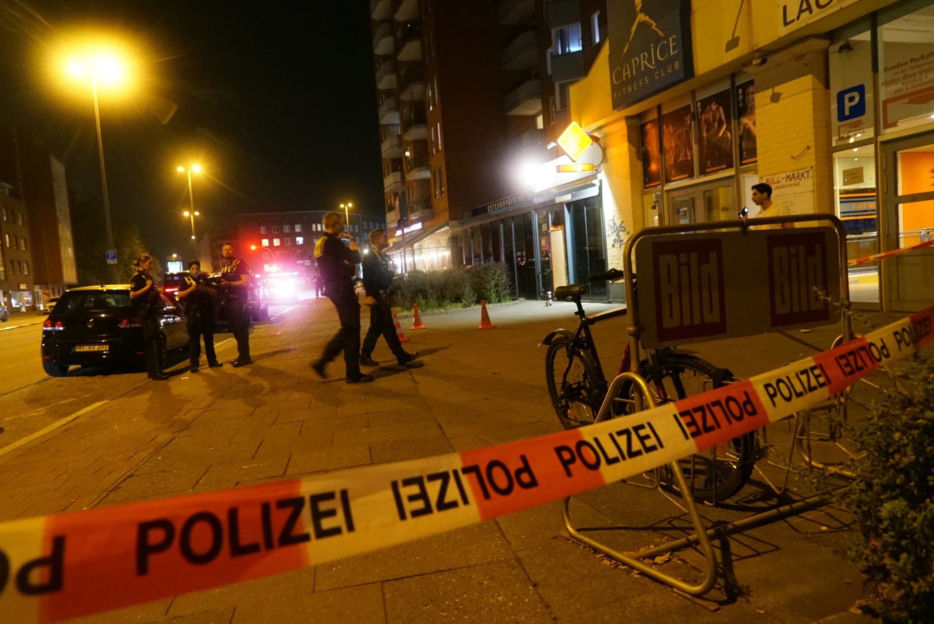 Messer-Attacke in Hamburg! Opfer schwer verletzt, Täter flüchtig