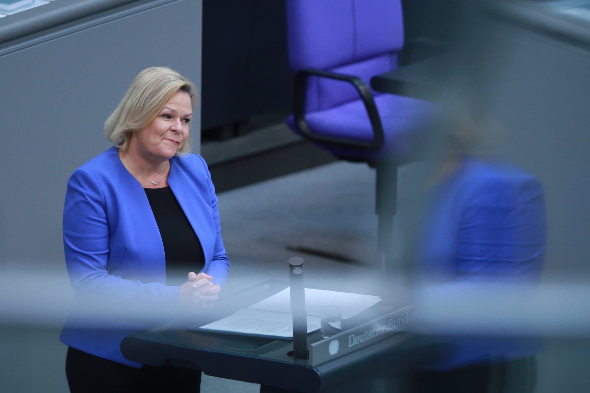 Faeser sträubte sich lange, aber: Grenzkontrollen funktionieren offenbar wirklich ...