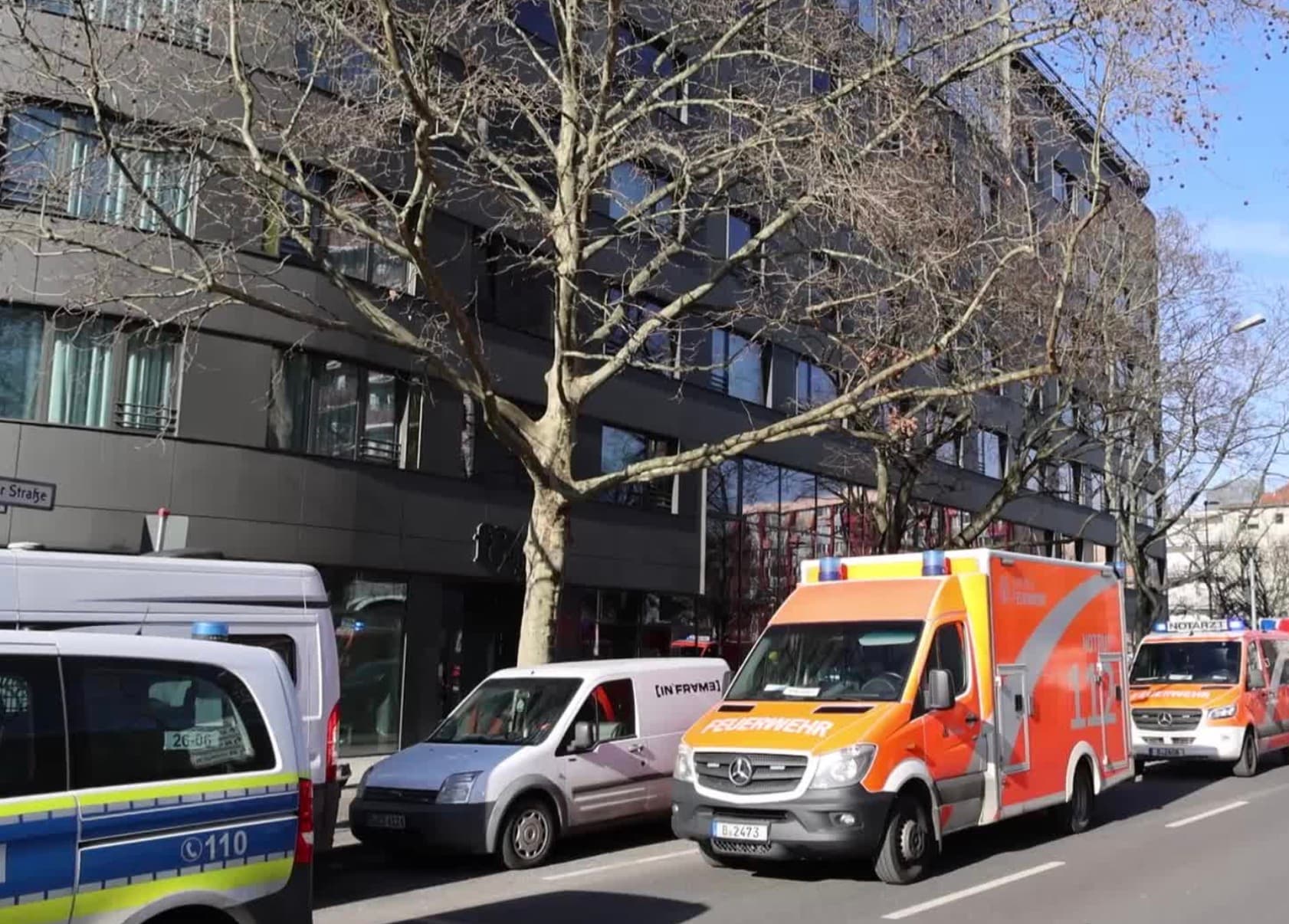 Berlin: 25-jährige Frau durch Beinschuss verletzt