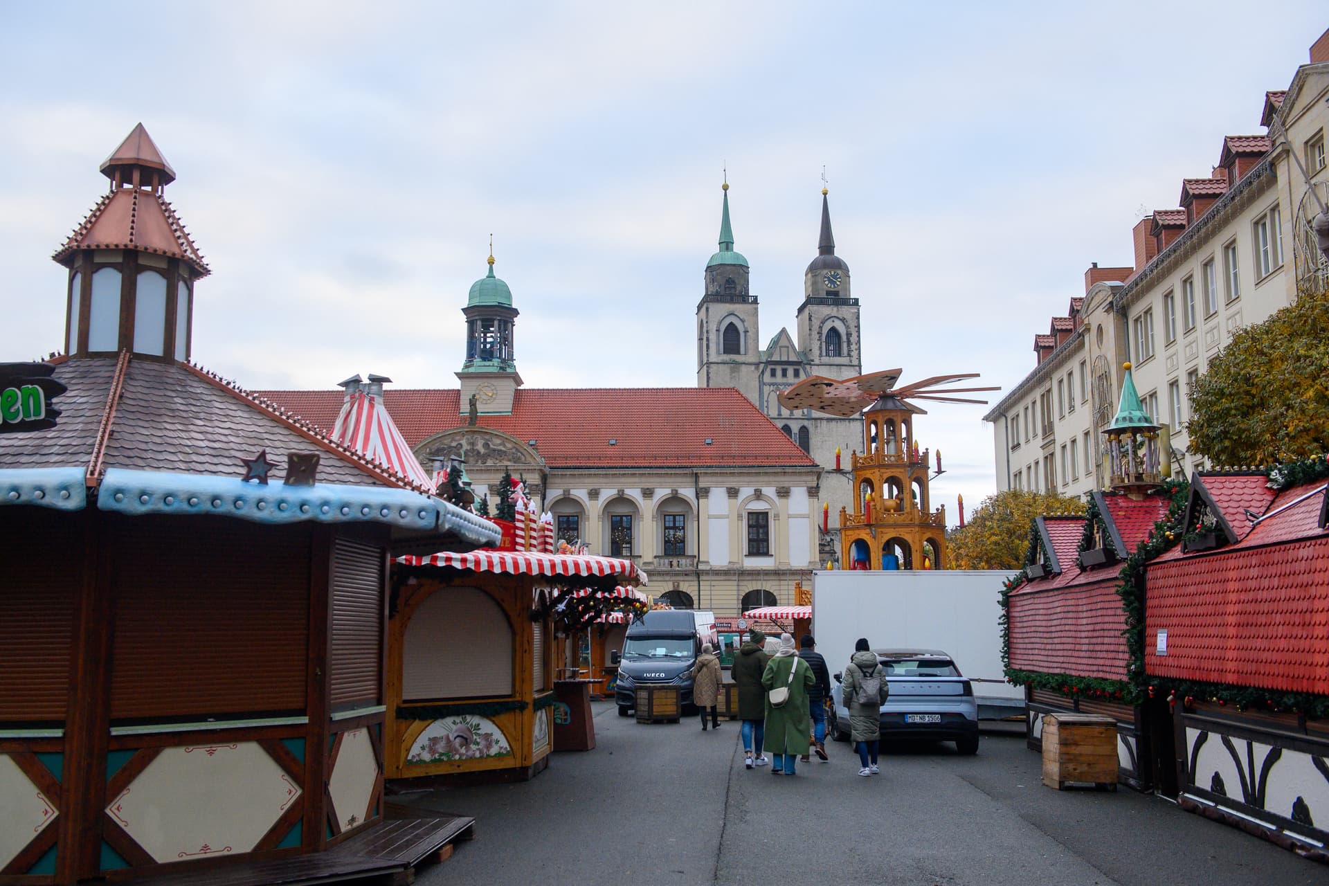 „Potentielles Anschlagsziel“: Magdeburger Weihnachtsmarkt bleibt vorerst geschlossen