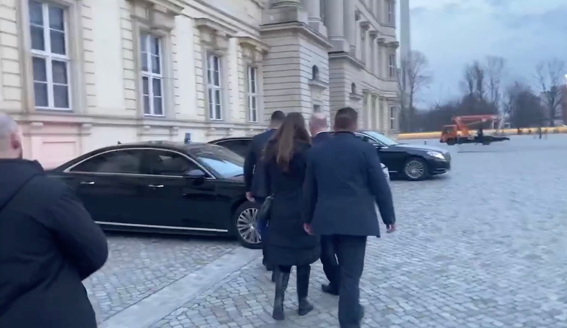 NIUS fragt Berliner Bürgermeister: Warum haben Sie für Israelhasser geklatscht, Herr Wegner?