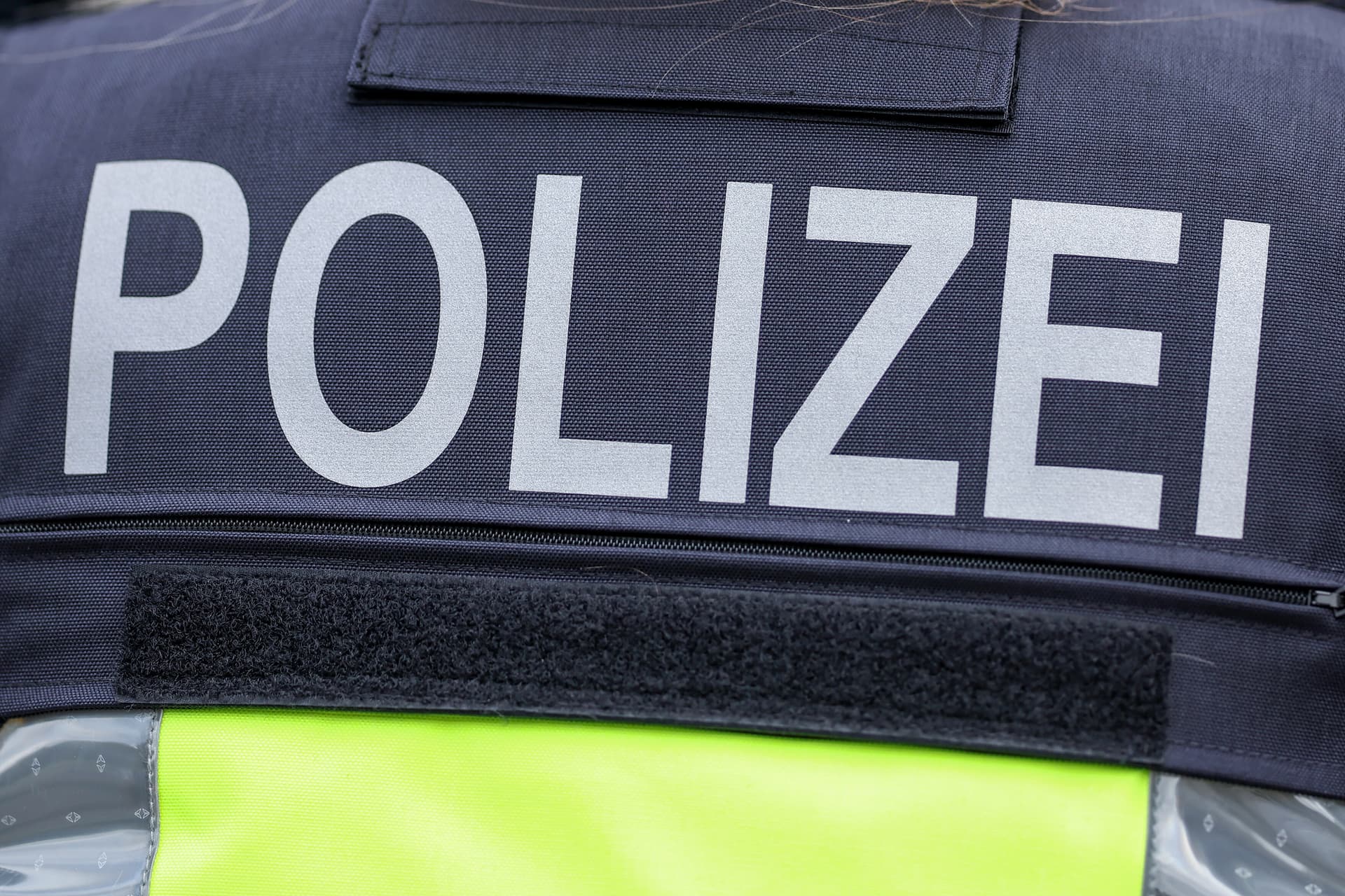 „Hass & Hetze“-Razzia: Polizei im Großeinsatz gegen Volksverhetzung und Politiker-Beleidigung