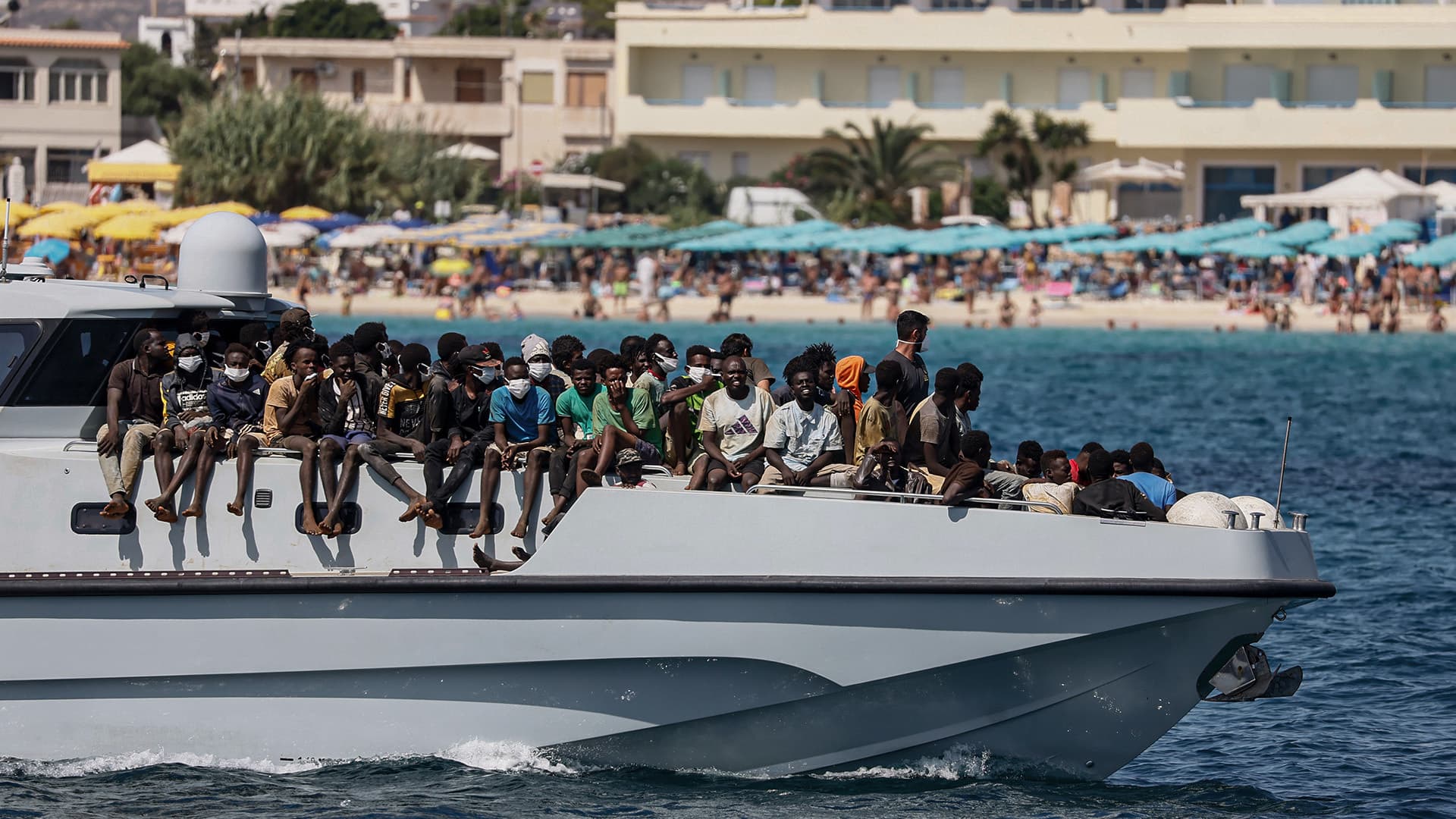 „Lampedusa muss frei sein“: Inselbewohner protestieren gegen Flüchtlings-Lage
