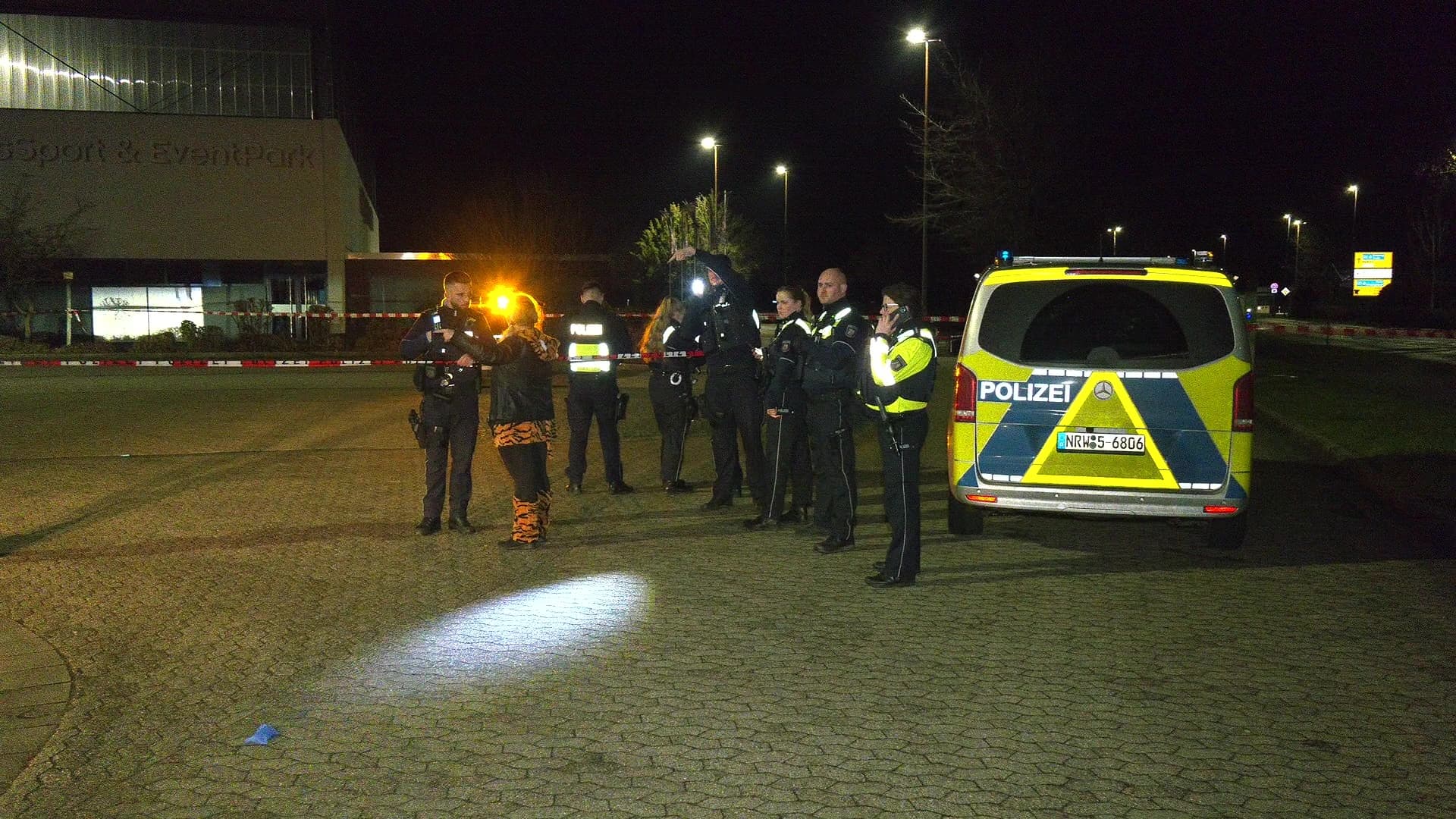 Nach Karnevalsfeier: Afghane (16) sticht Mann nieder