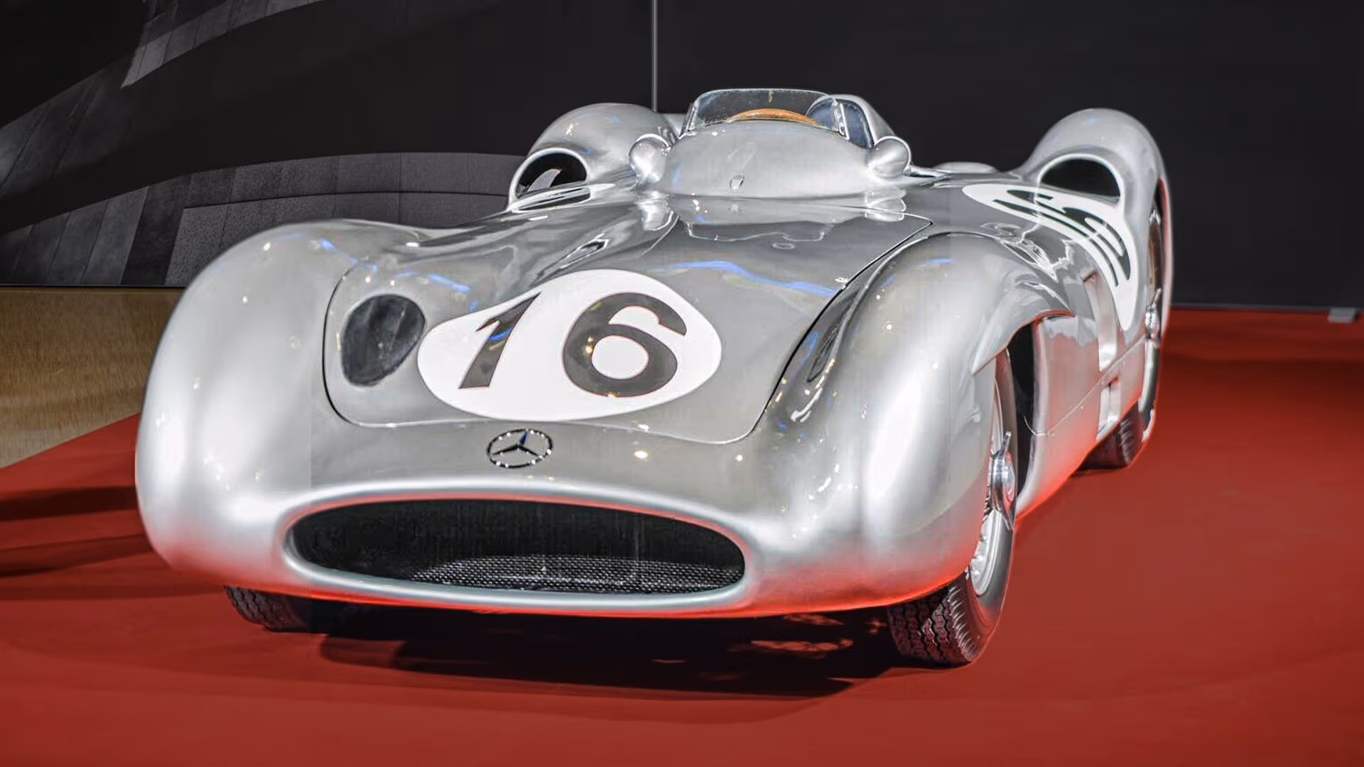 Mercedes-Silberpfeil von 1954 wechselt für 51 Millionen Euro seinen Besitzer