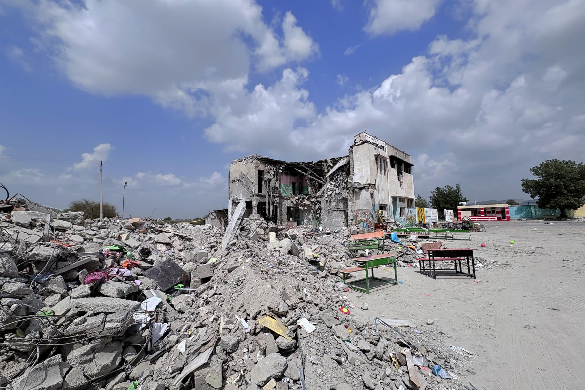 Die nüchternen Fakten zum tragischen Angriff auf die Mädchenschule im Iran