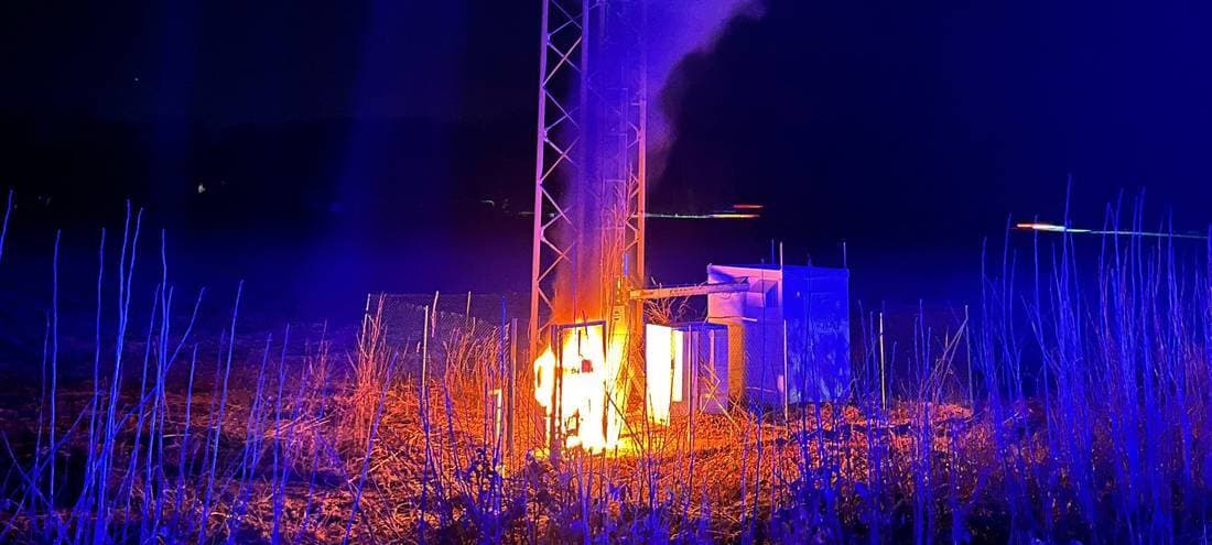 Staatsschutz ermittelt: Brandanschlag in Soest auf Stromkasten legt Handy- und Stromnetz lahm