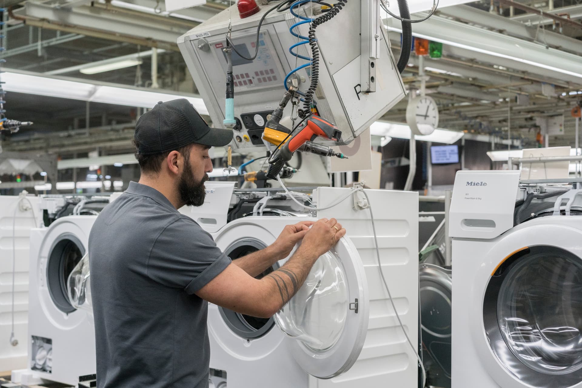 Unternehmen in der Krise: Waschmaschinen-Hersteller Miele baut 2000 Jobs ab