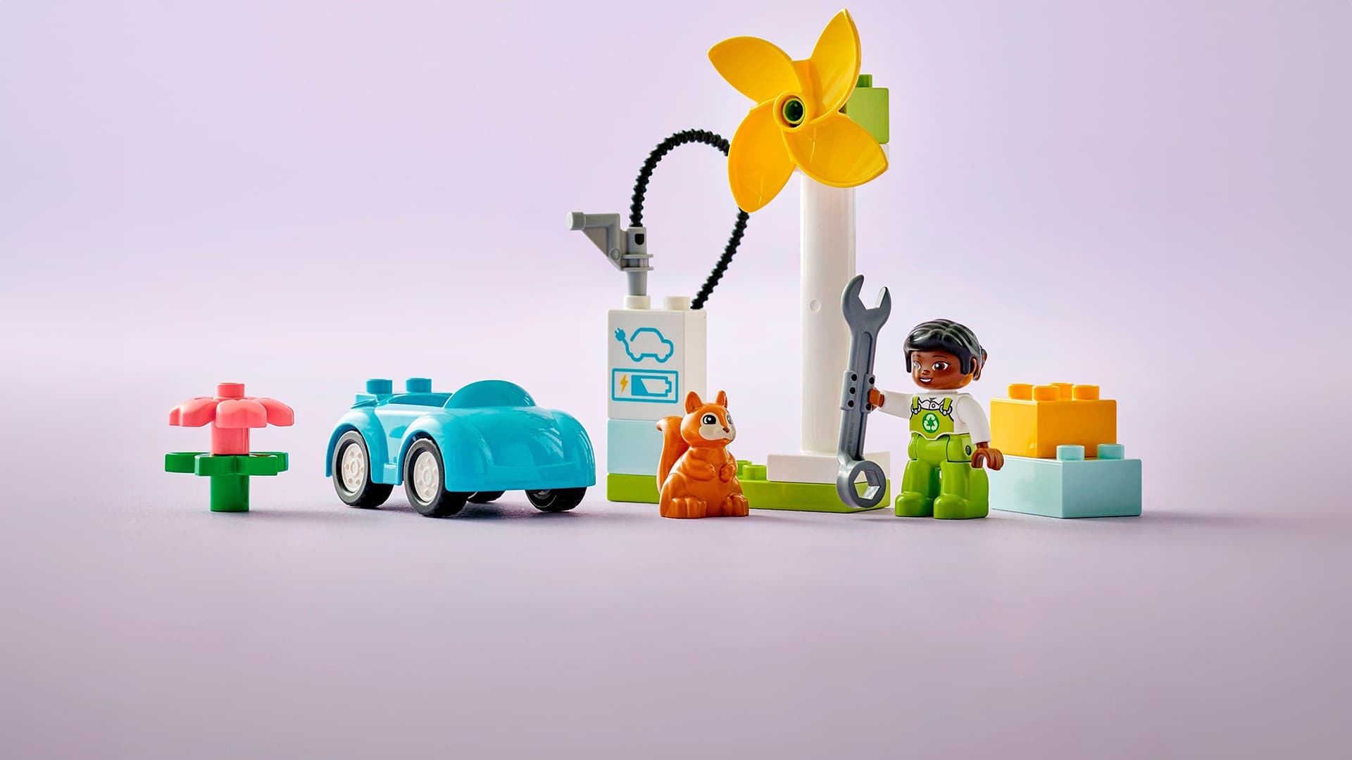 Duplo jetzt mit E-Tankstelle, Windrad und Werkstattmann mit Lippenstift: Ist das noch normal?