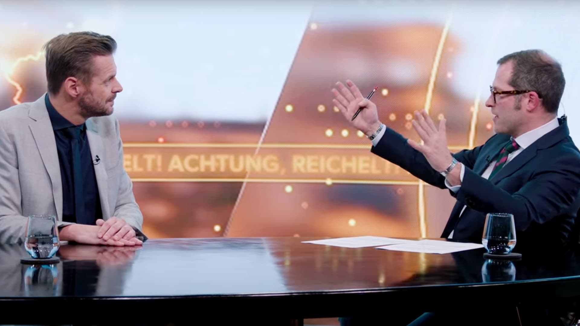 Bei diesem Schroeder-Satz explodiert Reichelt: „Natürlich gibt es kein Recht, im öffentlichen Raum so zu sprechen wie im Privaten!“
