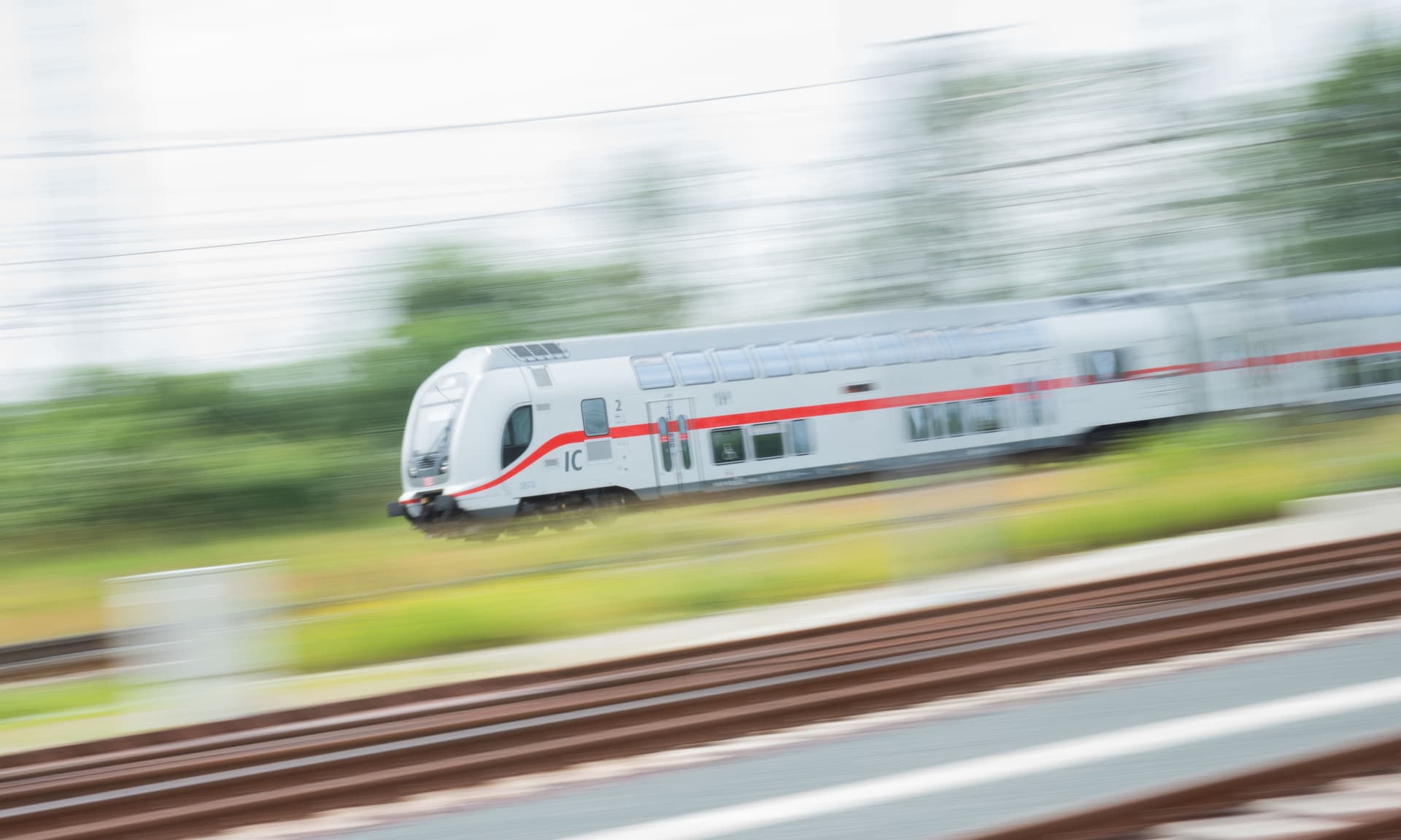 Deutsche Bahn: ICE bleibt liegen – Reisende müssen aussteigen
