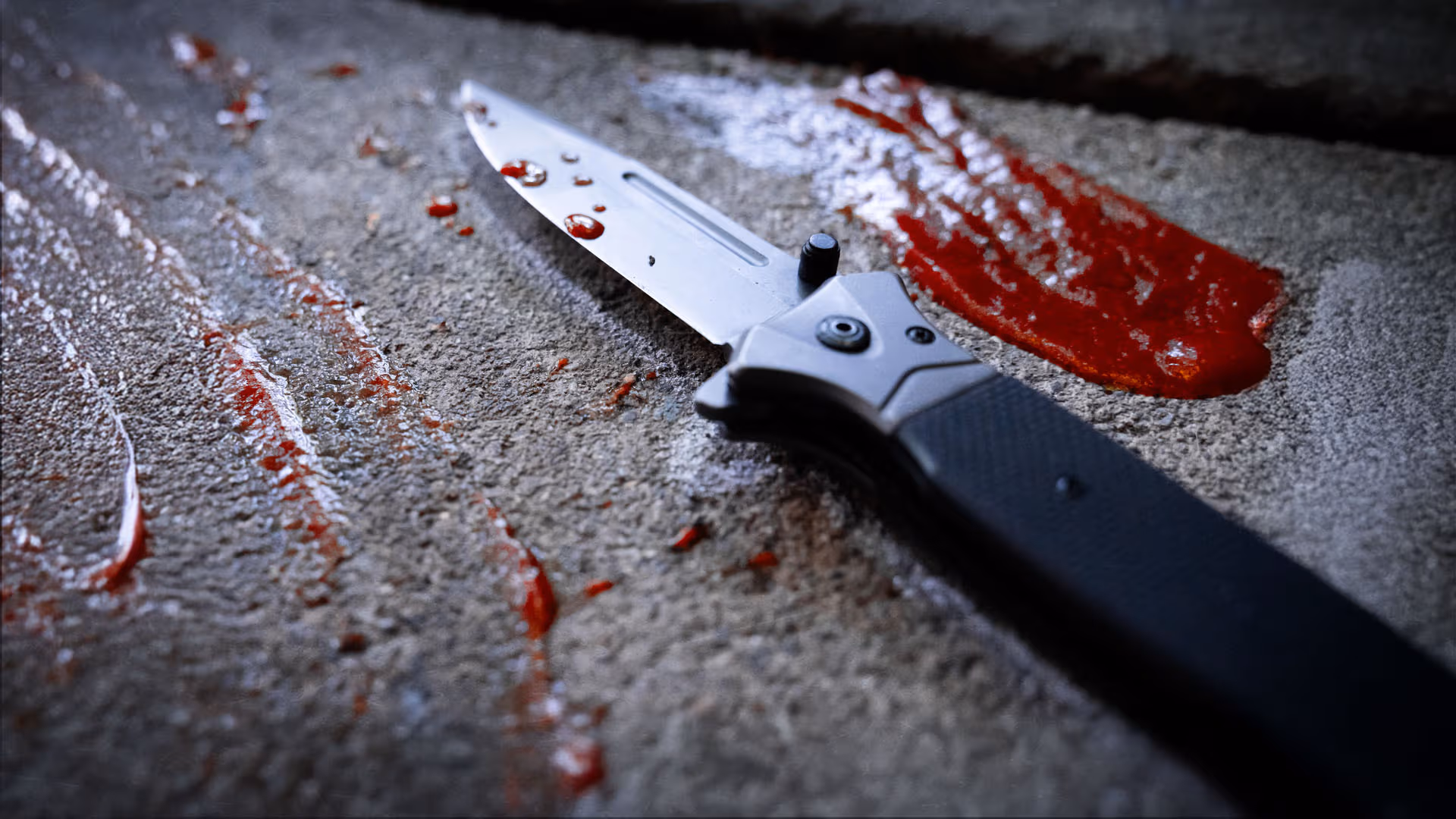 Gesicht aufgeschlitzt: Brutaler Messerangriff im bayerischen Rödental – Polizei bittet um Mithilfe