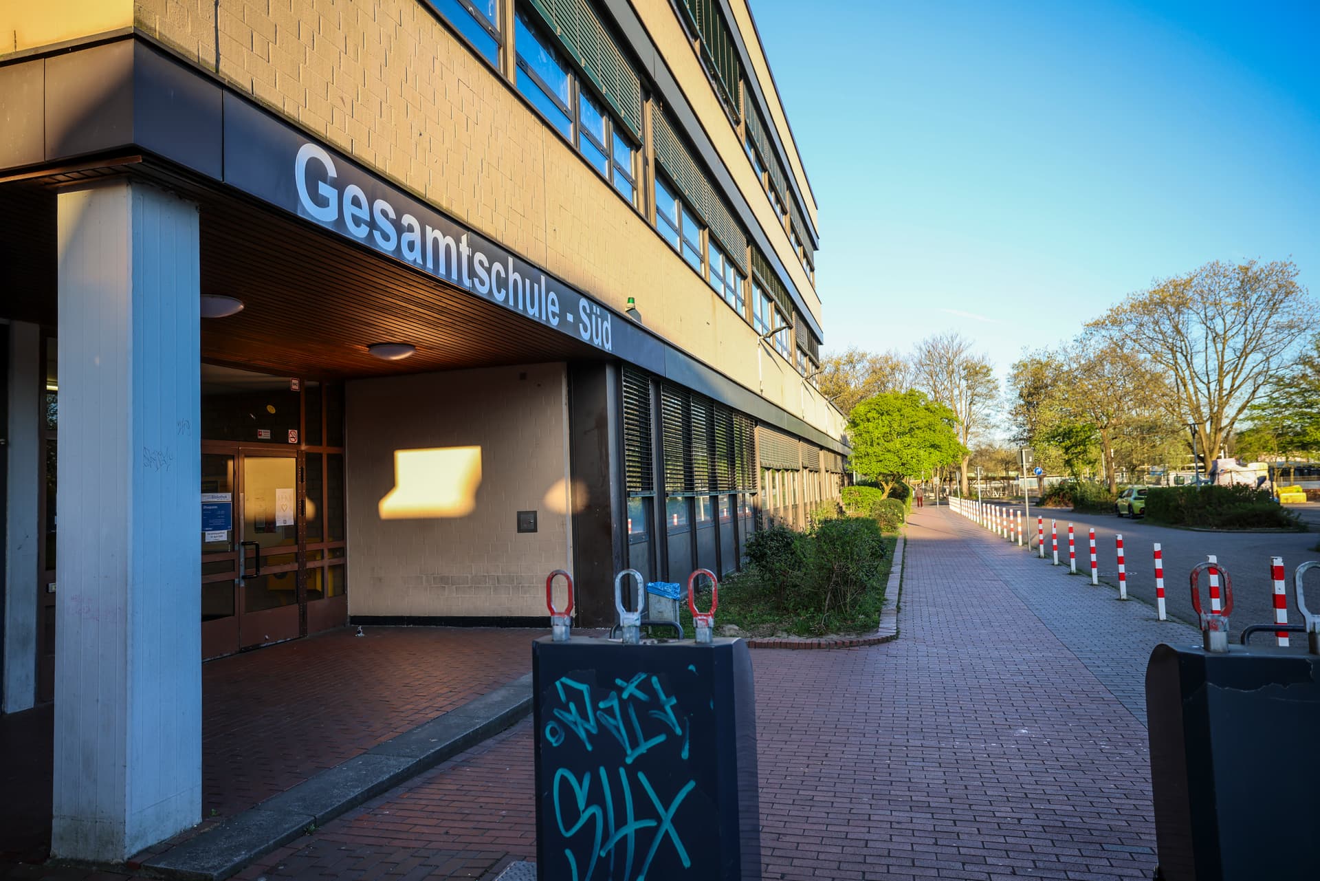 Bedrohungslage! Heute bleiben alle Gesamt- und Sekundarschulen in Duisburg zu