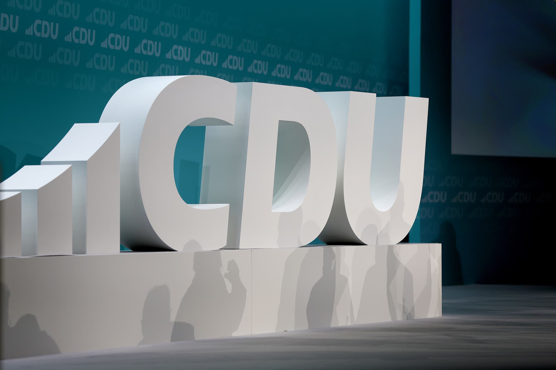 Union überholt AfD laut ZDF-Politbarometer