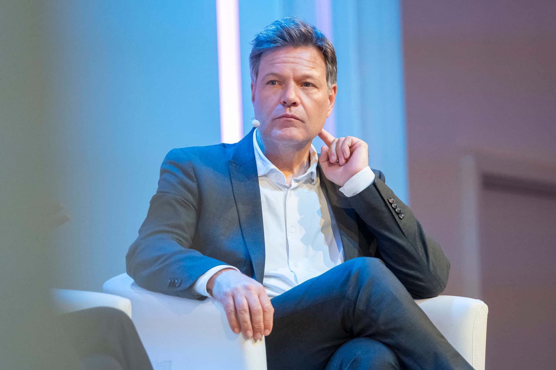 „Wirklichkeitsfremd!“: Bundesrechnungshof vernichtet Habecks Energie-Politik!