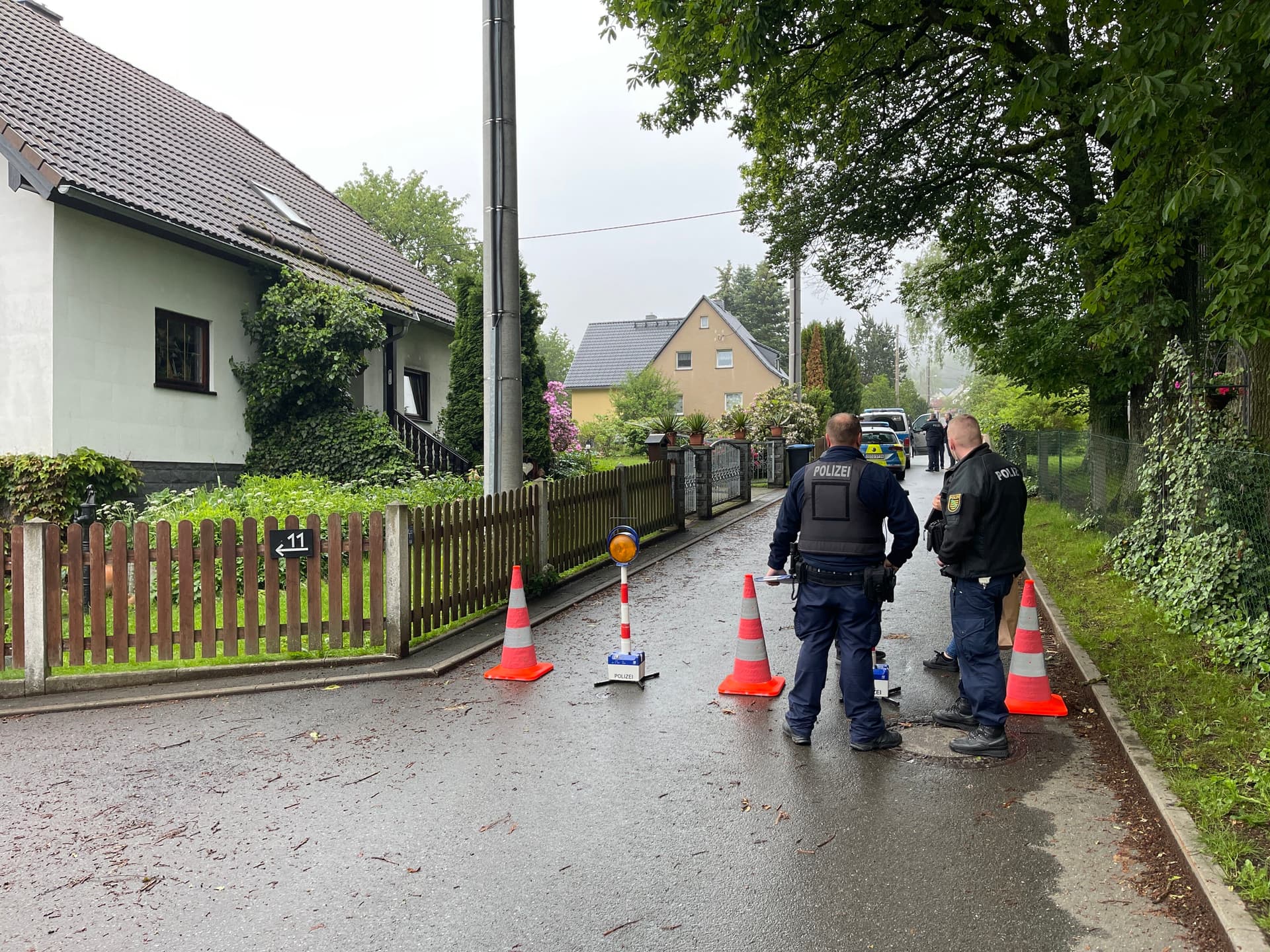 Entsetzen in Sachsen: 28-Jähriger tötet Mutter und Großeltern