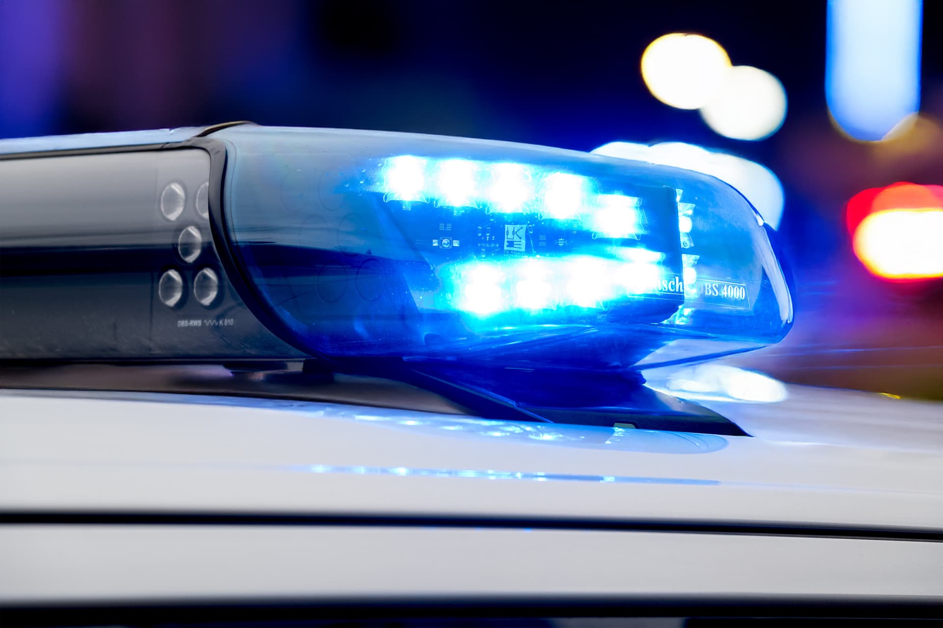 13-Jährige überfallen Kiosk-Besitzer mit Machete – Daumen abgehackt!